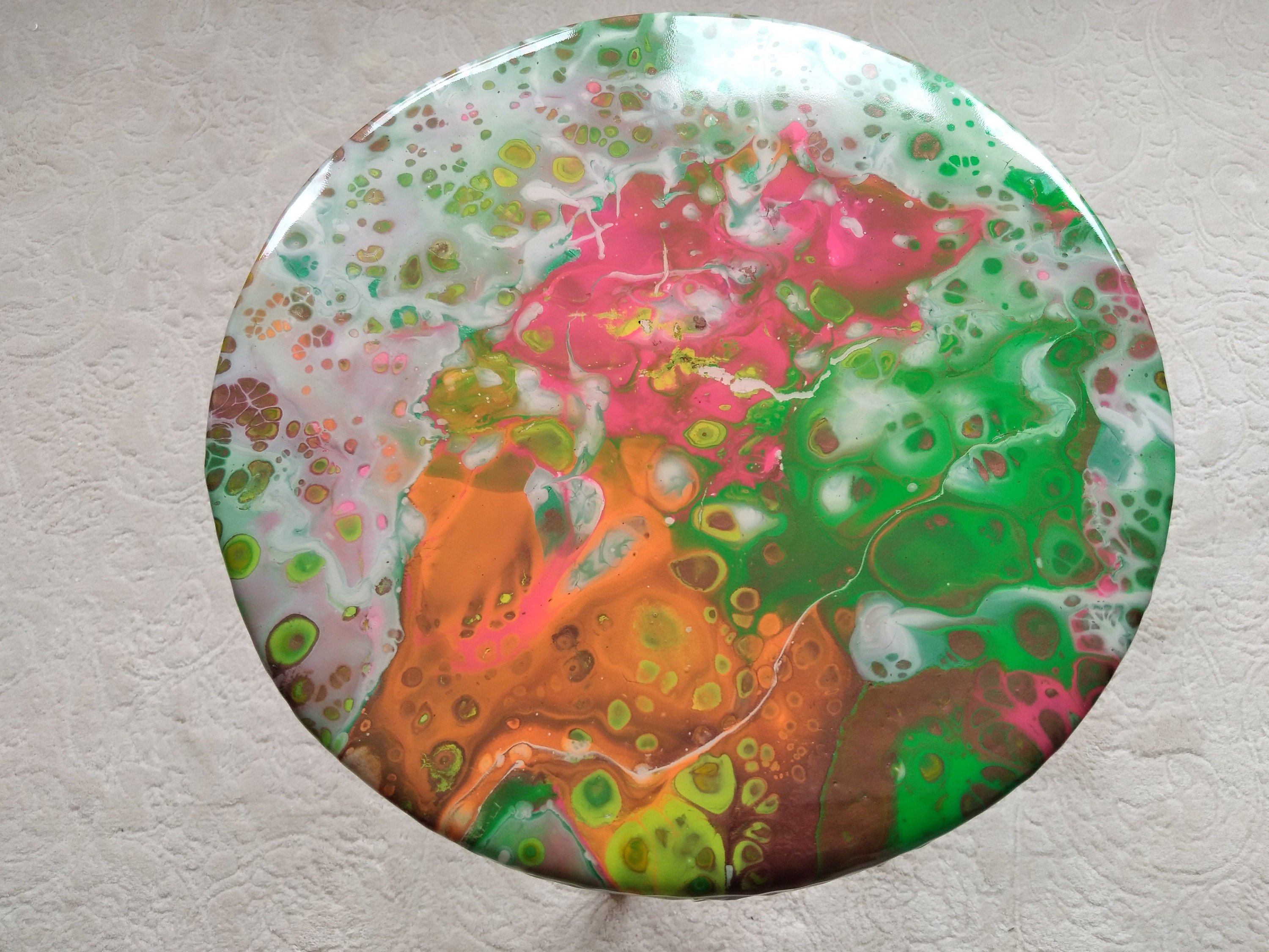 Small Resin Wood Side Coffee Table, Pink Round Modern Boho Unique Wooden Epoxy Bedroom Entrway Bedside Abstract Art Sofa End Low Cool  Table