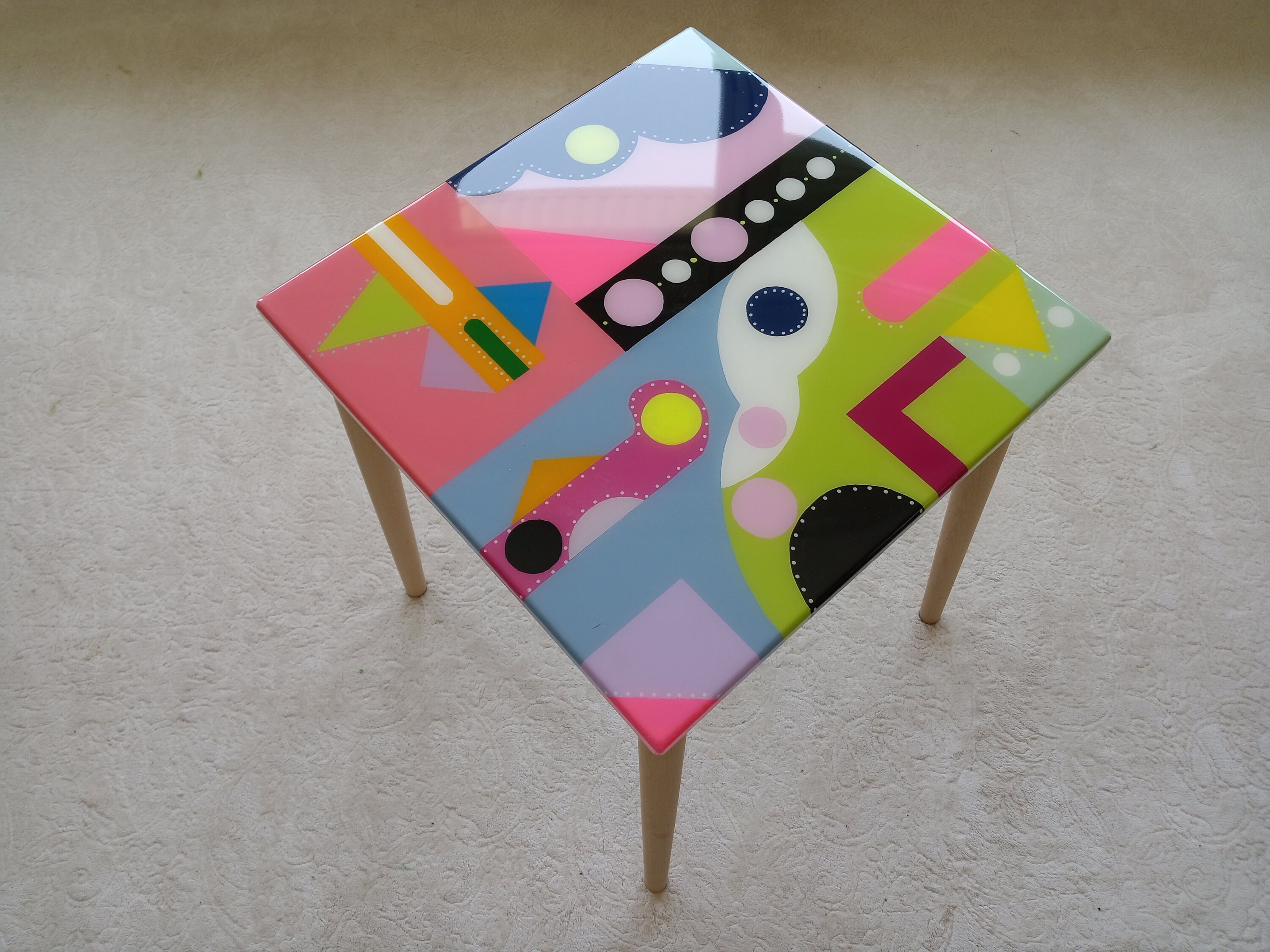 Colorful Small Funky Resin Side End Coffee Table, Yellow Red Pink Unique Wooden Living Room Center Sofa Abstract Epoxy Cool Fun Art Table