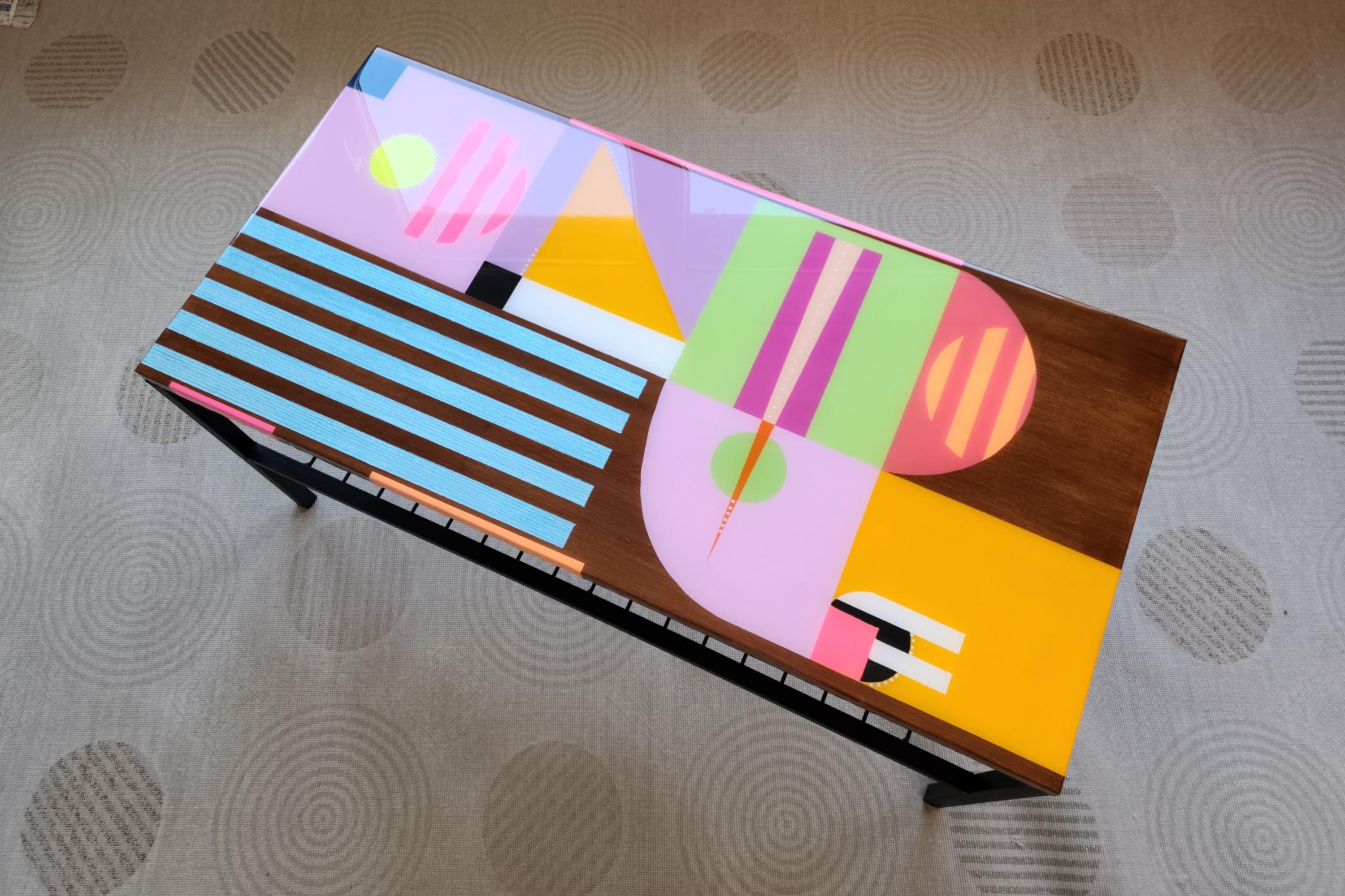 Handmade Colorful Epoxy Resin Cool Art Coffee Table,2-Shelf Metal Table Decorative Luxury Shelf Table Two-Tier Living Room Center Pink Table