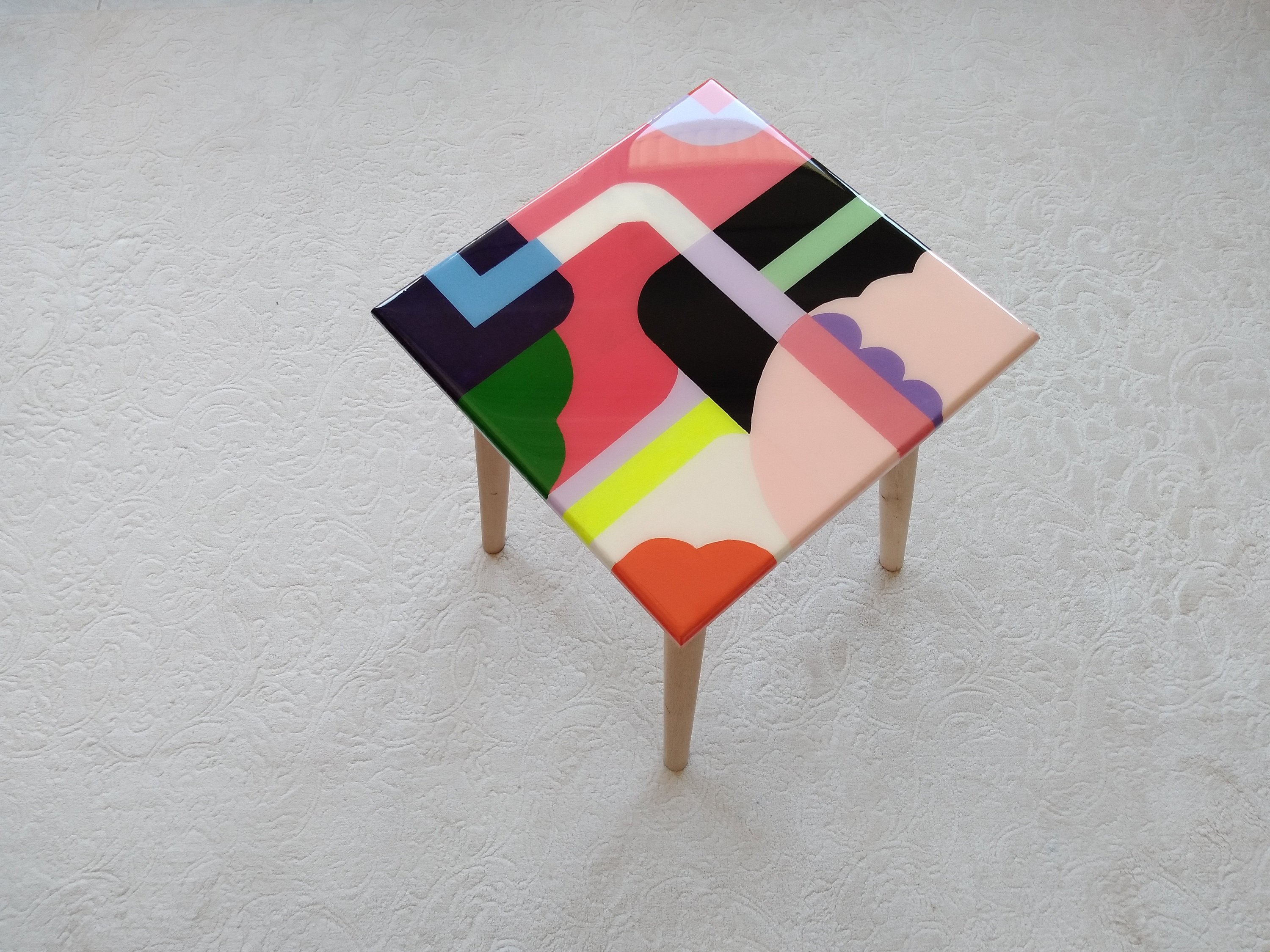Abstract Modern Colorful Resin Side Coffee Tables, Funky Retro Art Furniture Cool Living Room Sofa Live Edge Wooden Vintage Epoxy End Table