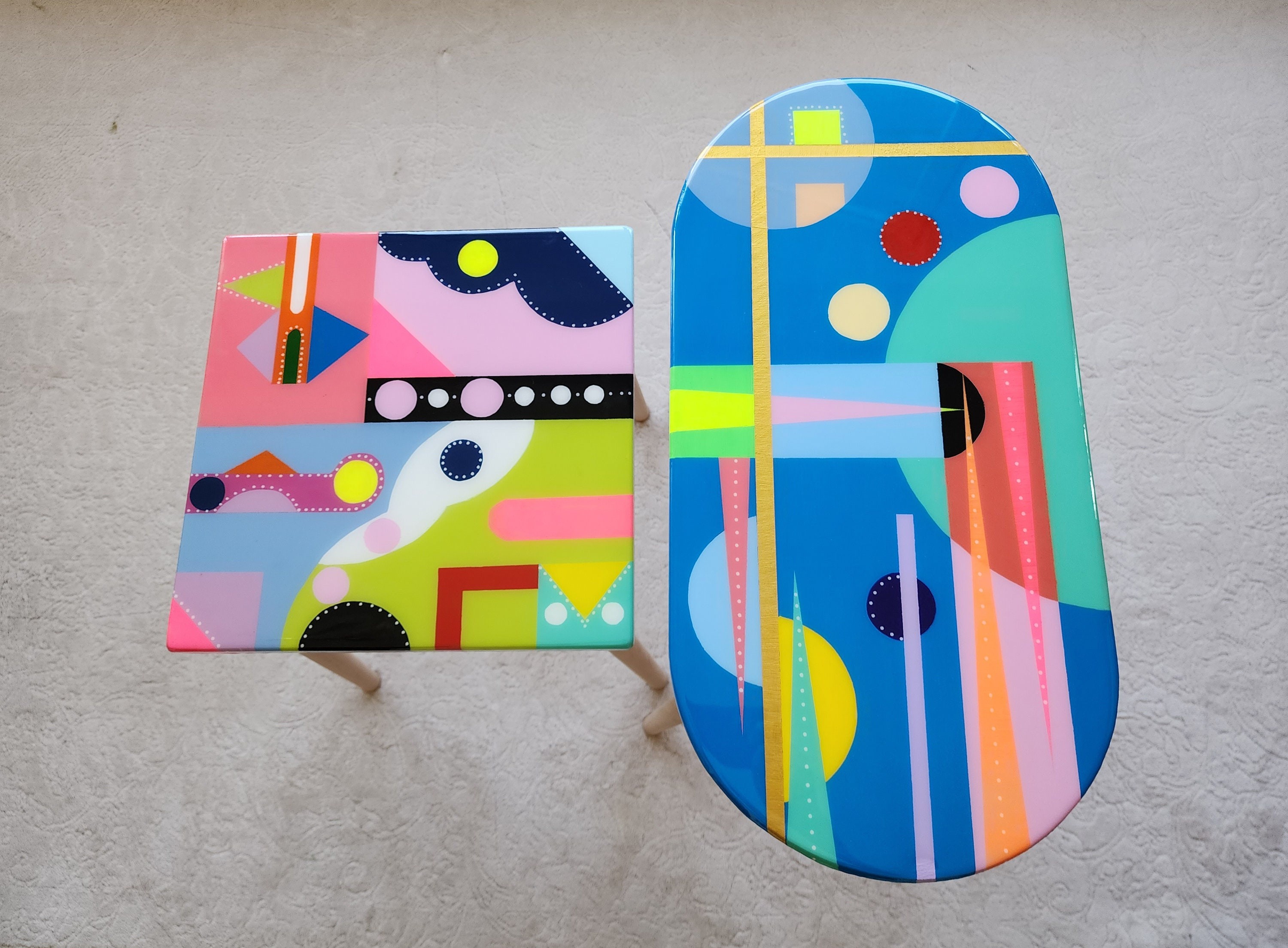 Colorful Abstract Funky Resin Side End 80s Coffee Tables, Unique Wooden Vibrant Pop Art Boho Retro Aesthetic Blue Pink Epoxy Center Tables