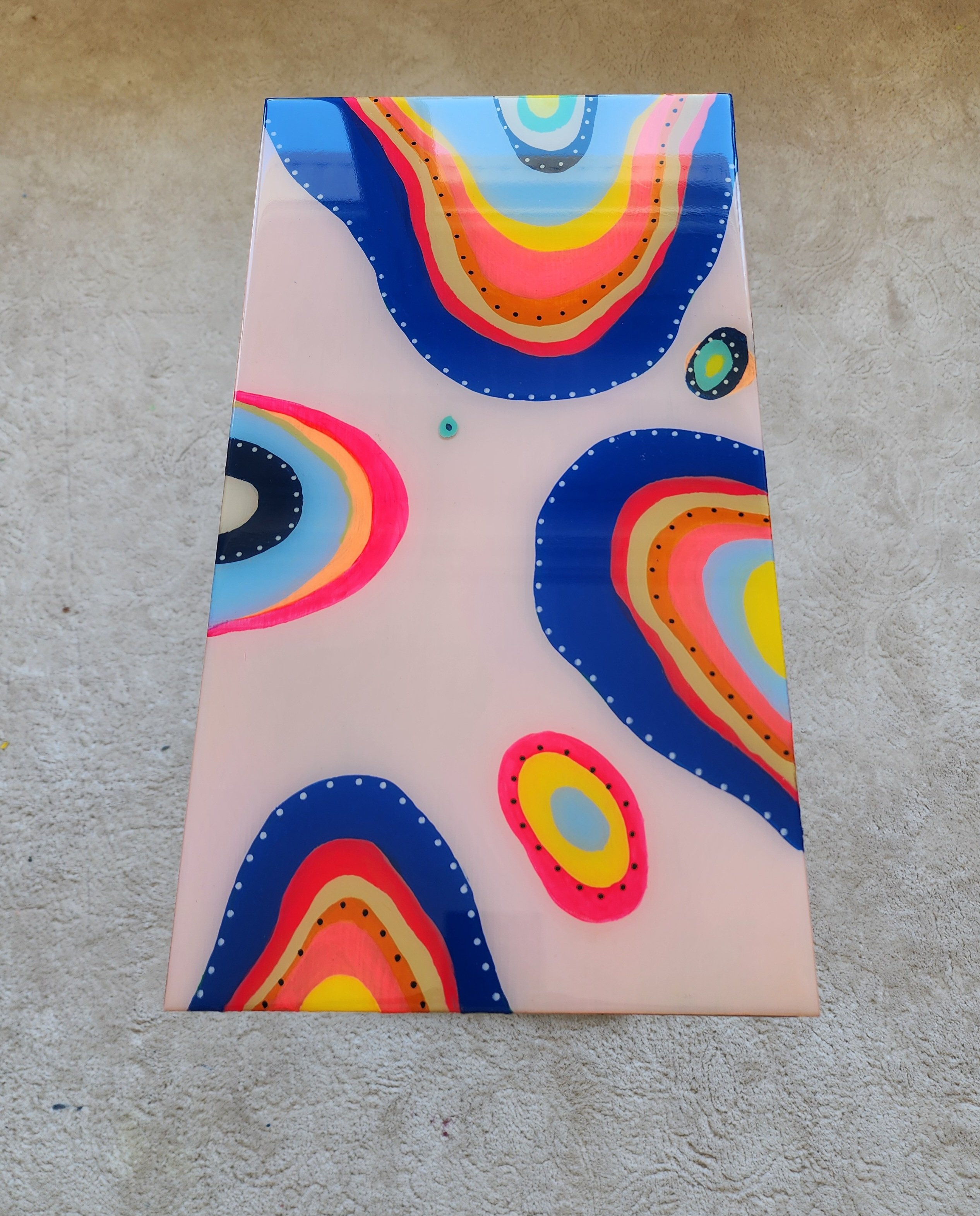 Retro Funky C Shape Couch Table With Metal Legs