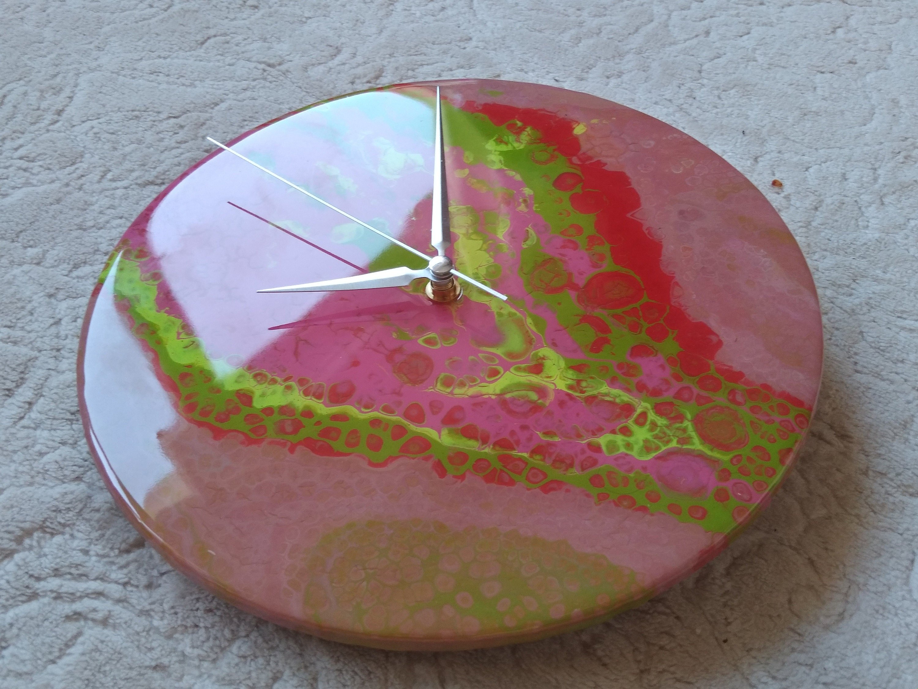 Modern Small Abstract Resin Wall Clock, Colorful Unique Cool Gift Silent Analog Bedroom Living Room Entryway Brown Red Pink Green Art Clock