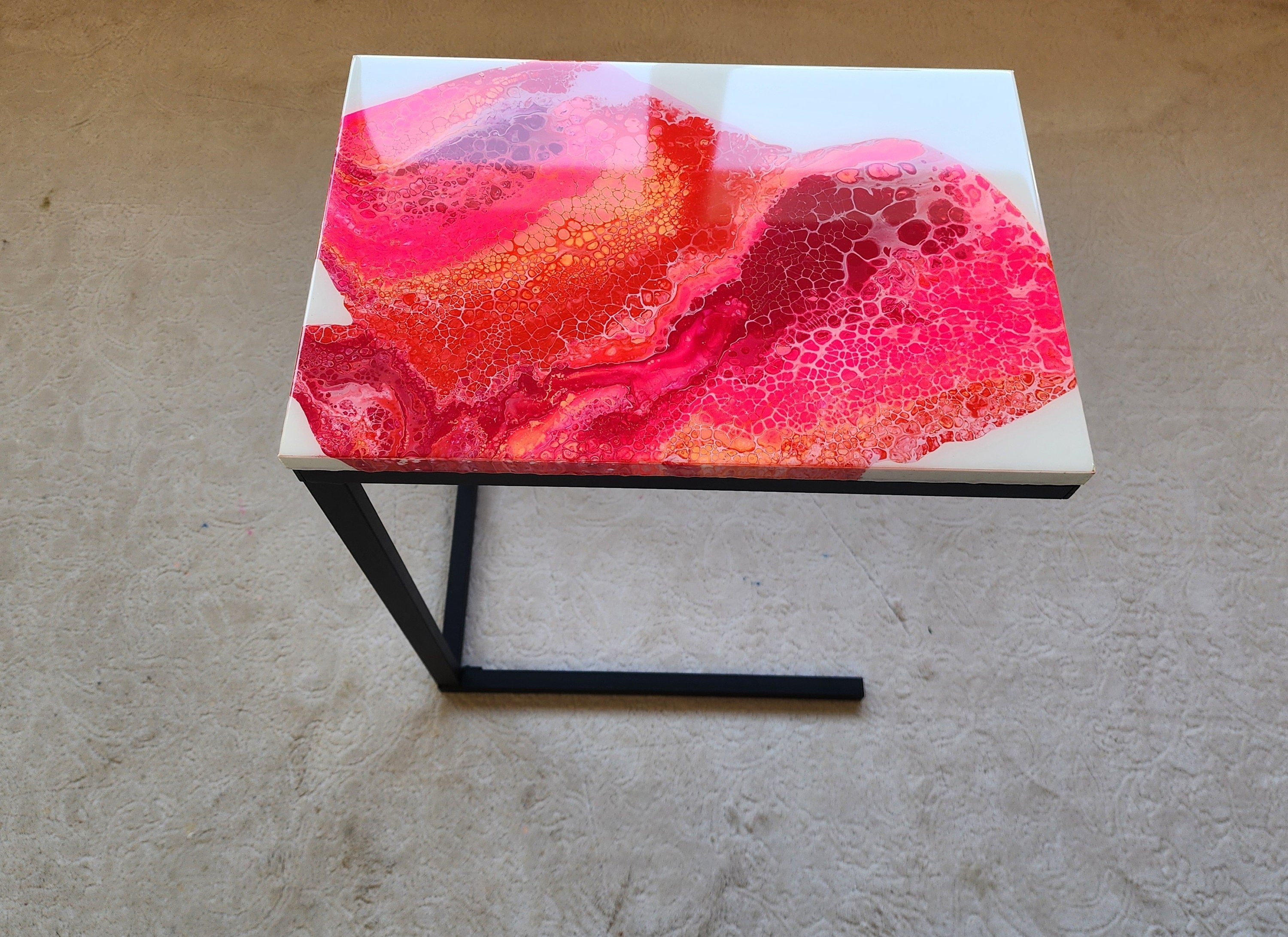 Colorful Side End Resin Couch C Shape Art Table With Metal Legs,Funky Pink White Cool Abstract Wooden Coffee Table,Mother&#39;s Day Gift For Her