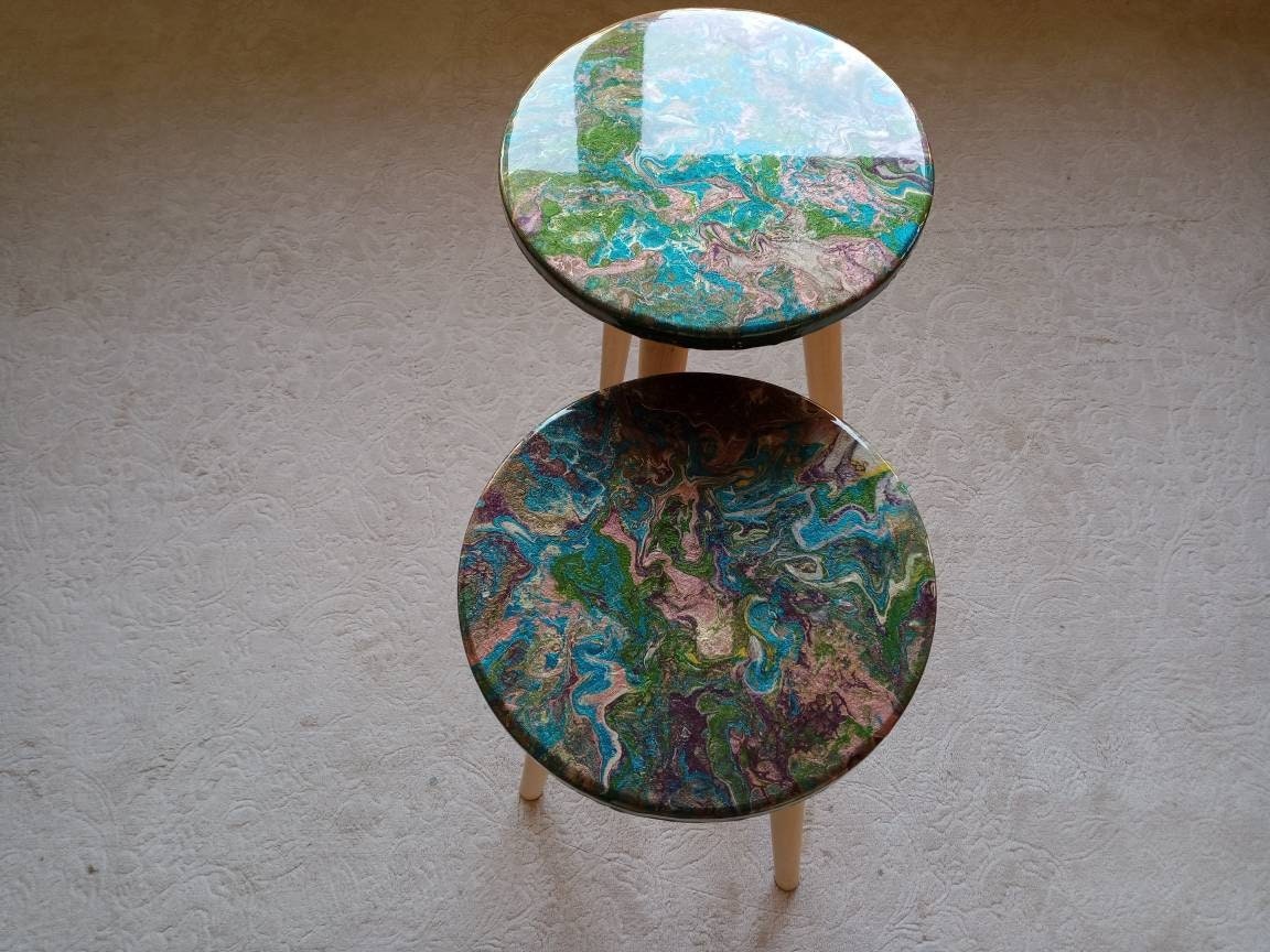 Round Small Abstract Resin Cute Side Coffee Tables, Modern Unique Wooden Colorful Blue Green Furniture End Sofa Epoxy Cool Art Bedside Table