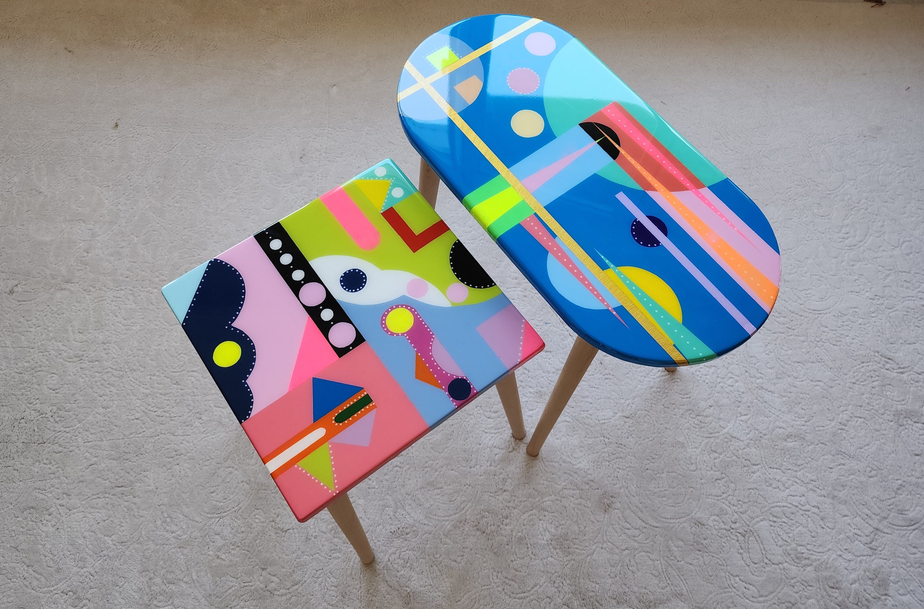Colorful Abstract Funky Resin Side End 80s Coffee Tables, Unique Wooden Vibrant Pop Art Boho Retro Aesthetic Blue Pink Epoxy Center Tables