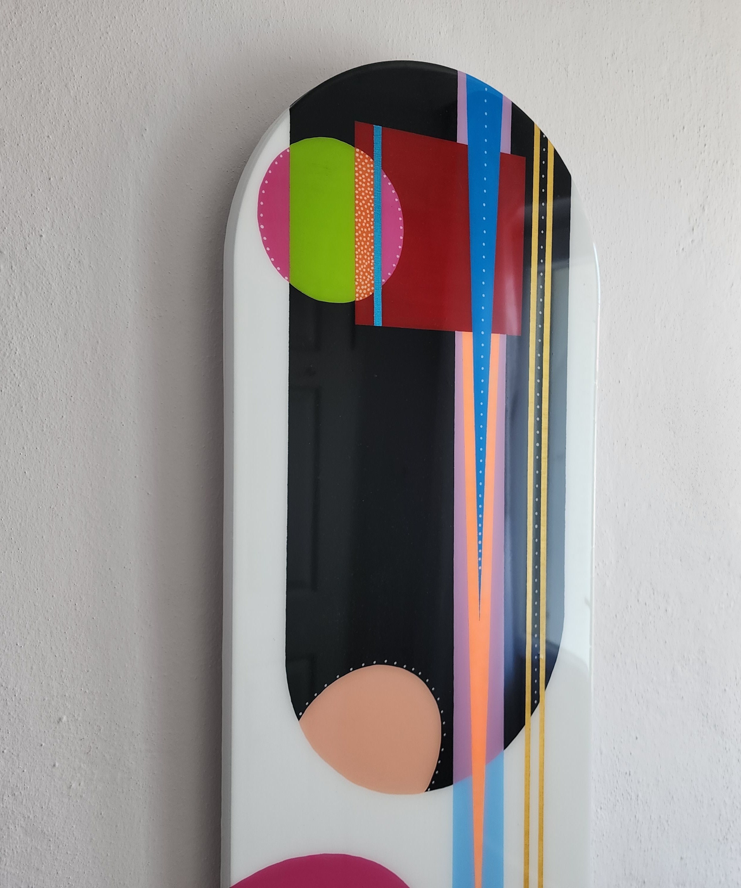 Black White Abstract Colorful Resin Wall Art Decor, Oval Vintage Retro Unique Geometric Cool Pink Epoxy Home Decor Boho Design Hanging Decor