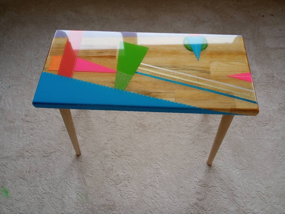 Wooden Colorful Resin Boho Side End Coffee Table, Unique Modern Pink Wood Sofa Abstract Bedside Living Room Bedroom Cool Epoxy Art Table