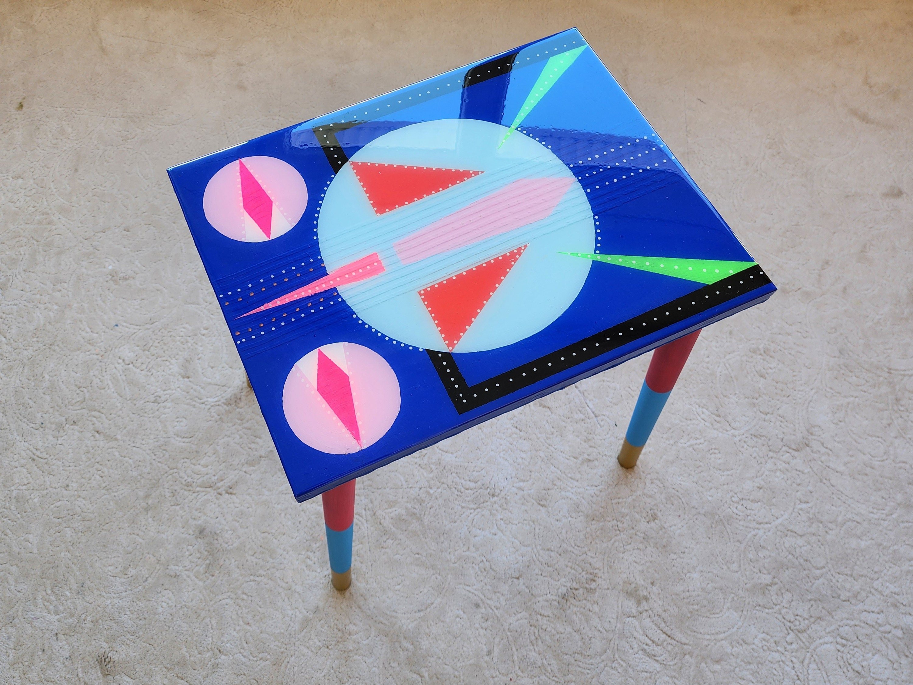 Unusual Blue Wooden Retro Epoxy Resin Side Coffee Table,Colorful Funky Eclectic Rainbow Abstract Pop Art Hand Painted Pink End Sofa Table