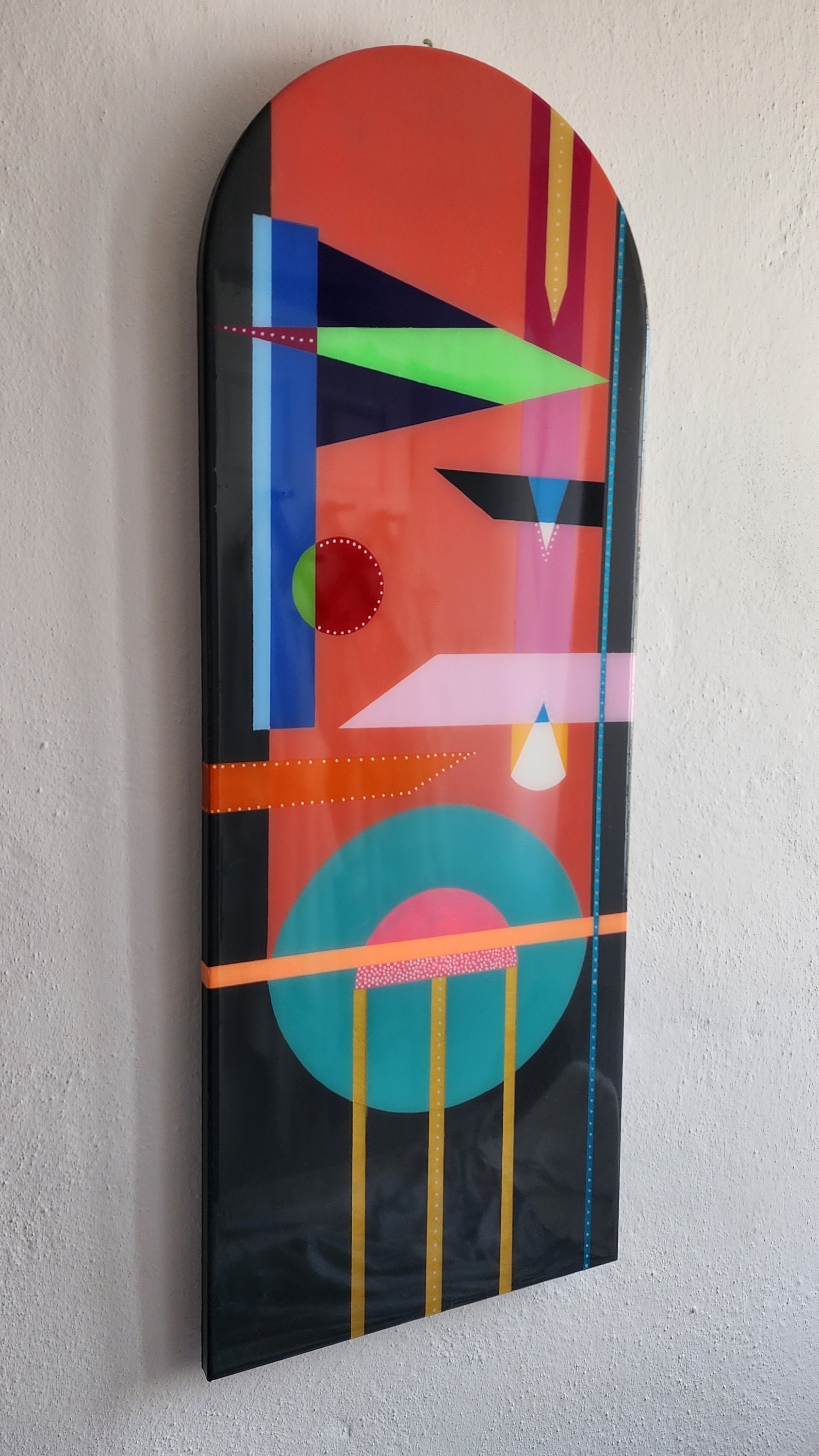 Colorful Retro 80s Abstract Resin Wall Art Decor,  Modern Handmade Vintage Furniture, Black Pink Painted Vibrant Oval Boho Wall Hanging Art