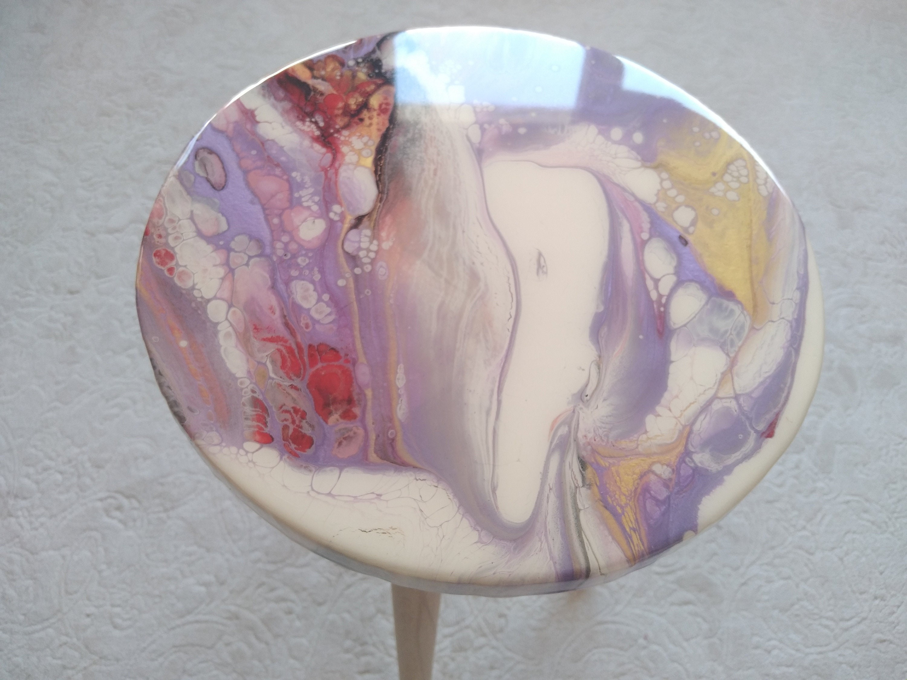 Round Modern Small Resin Sofa Coffee Table, Purple White Unique Wood Epoxy Entryway Wooden Abstract Bedside End Side Low Art Coffee Table