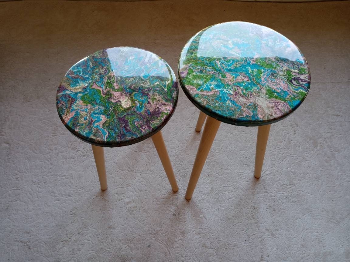Round Small Abstract Resin Cute Side Coffee Tables, Modern Unique Wooden Colorful Blue Green Furniture End Sofa Epoxy Cool Art Bedside Table