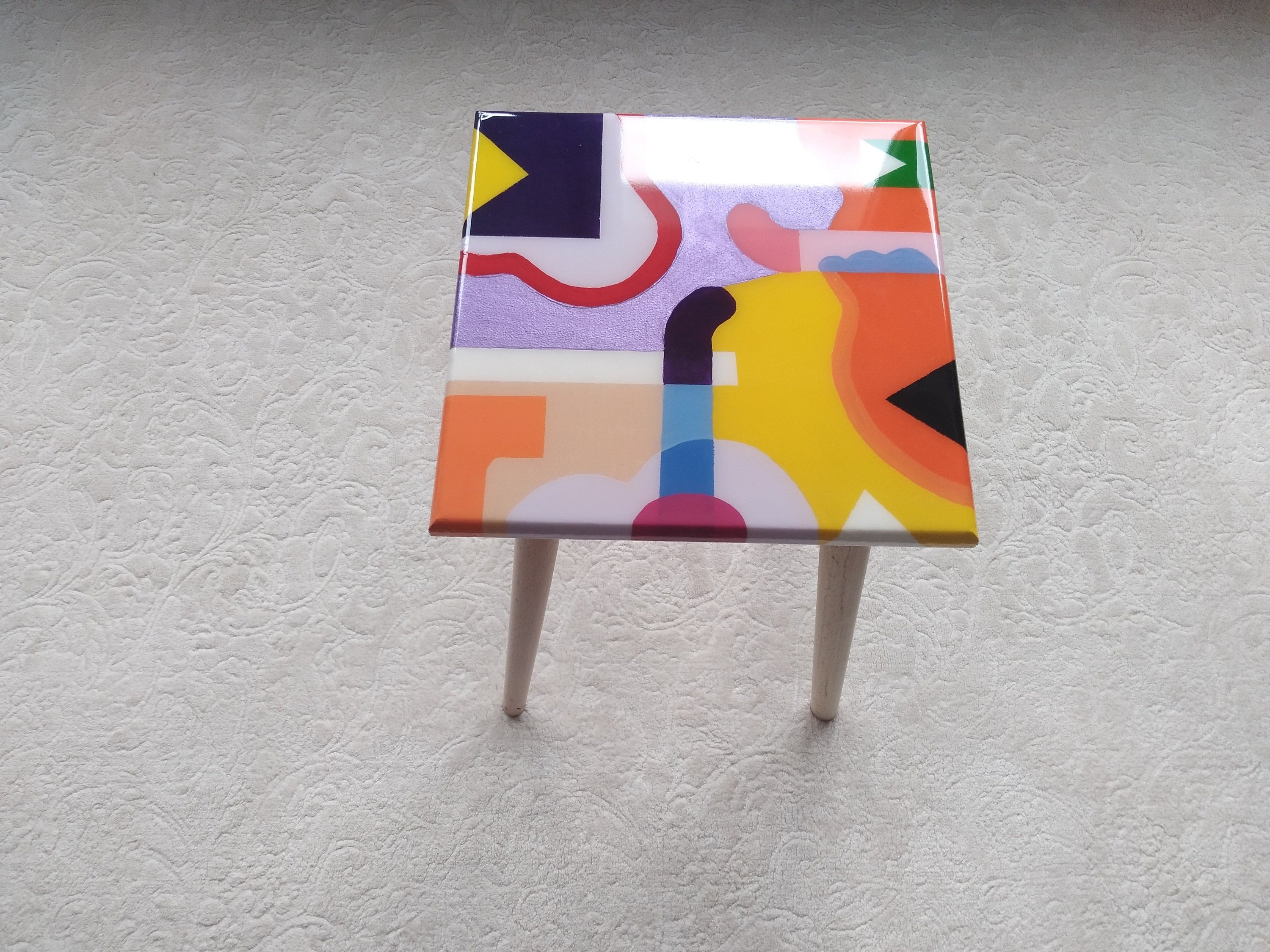 Unique Modern Colorful Epoxy Resin Side Table, Funky Living Room Bedroom Entryway Corner Farmhouse Entryway End Cool Chic Art Coffee Table