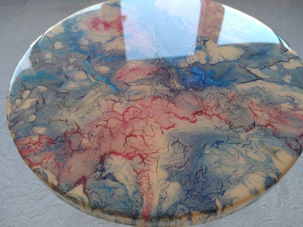Round Resin Unique Side Coffee Table, Blue Pink Small Modern Epoxy Handmade Amazing Low End Sofa Living Room Bedside Abstract Coffee Tables