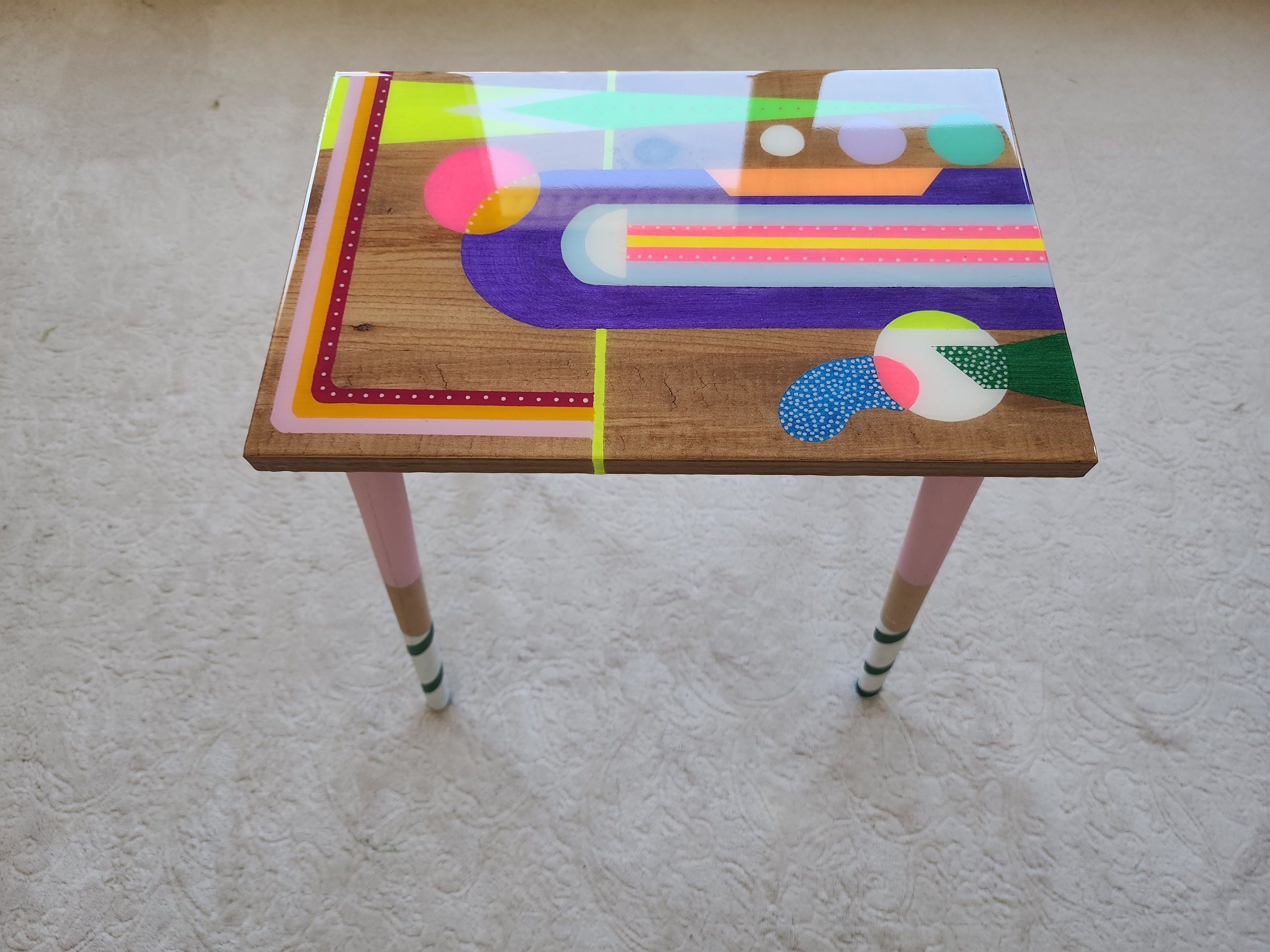 Unusual Unique Wooden Retro Epoxy Resin Side Coffee Table,Colorful Funky Eclectic Rainbow Abstract Pop Art Hand Painted Cute End Sofa Table