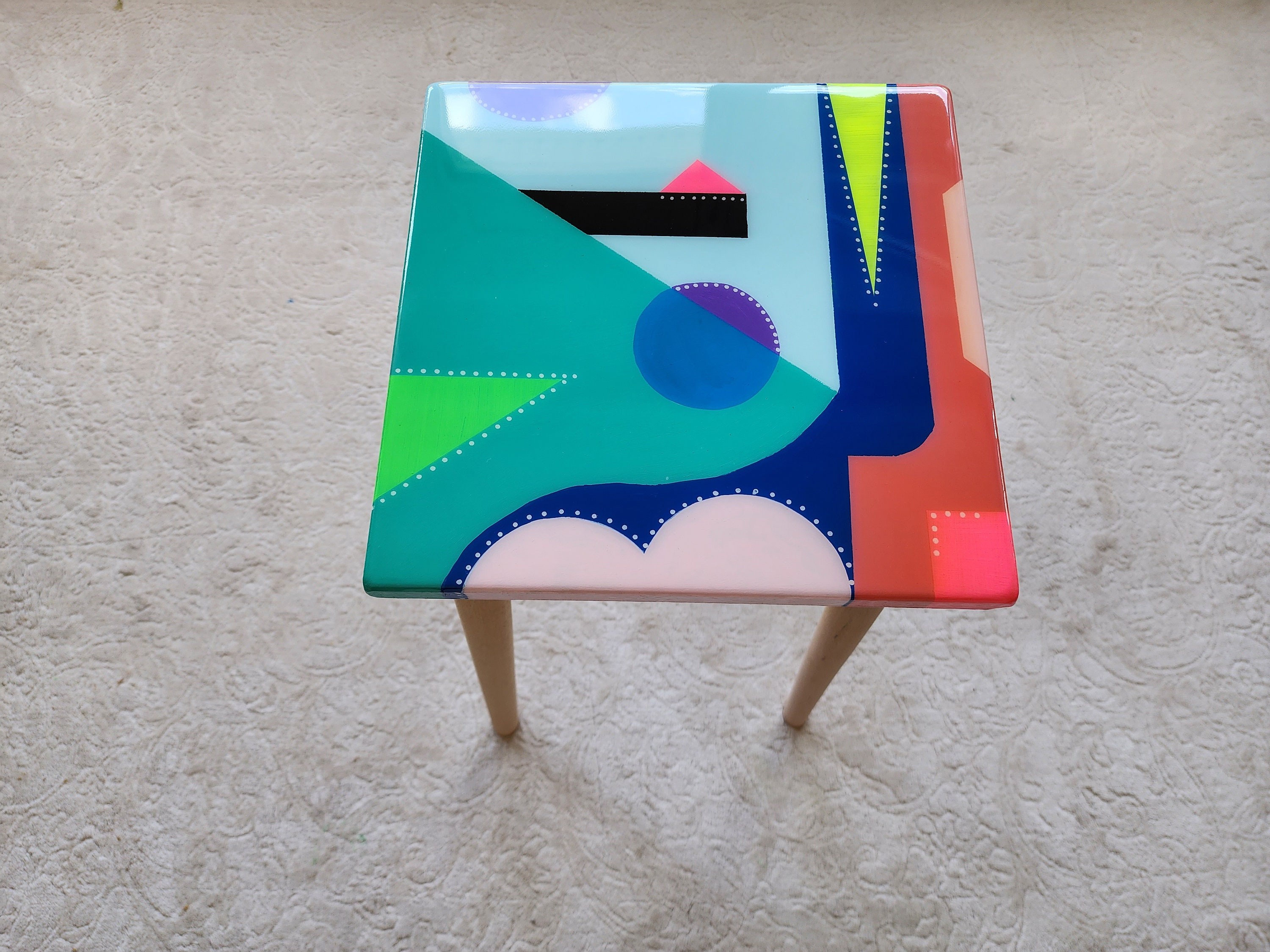 Unusual Epoxy Resin Colorful Abstract Side Coffee Tables, Eclectic Furniture, Blue Pink Modern Small Wooden Funky Pop Art Cool End Tables