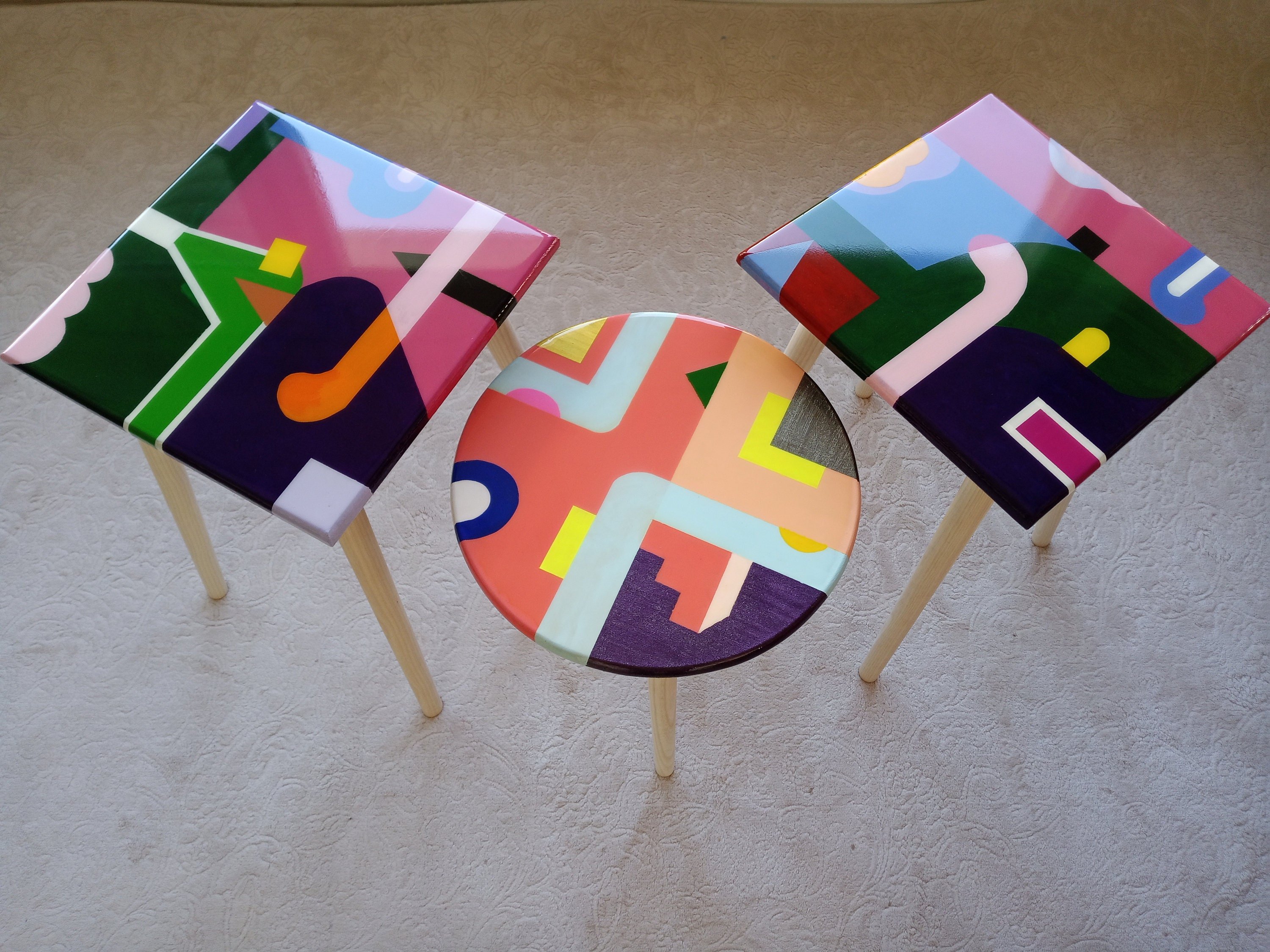 Small Square Round Resin Funky Side Tables,Pink Blue Green Contemporary Abstract Design Modern Unique Wooden Sofa End Epoxy Art Coffee Table