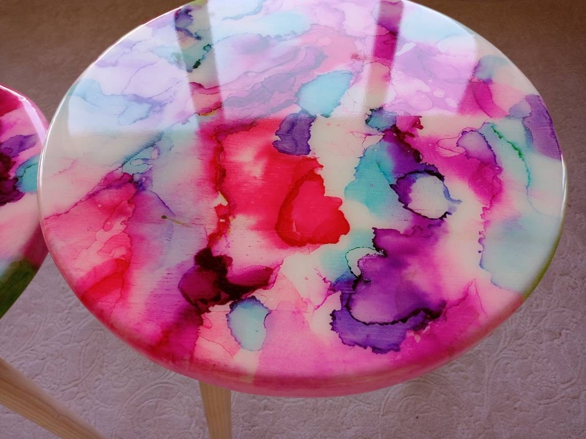 Wooden Colorful Abstract Resin Side Coffee Tables,Round Pink White Eclectic Cool Vibrant Bedside Entryway Handmade Painted Art End Table