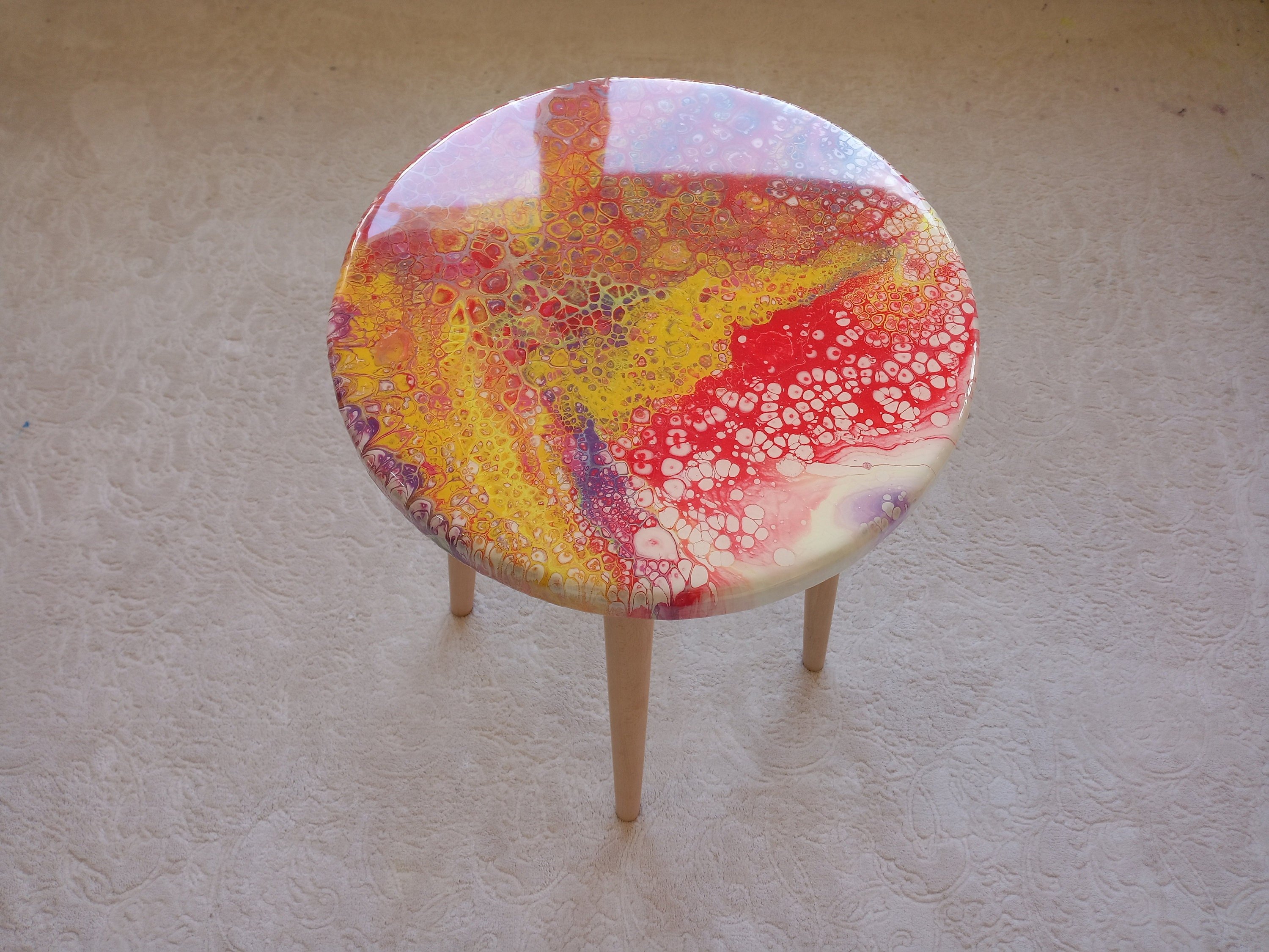 Round Abstract Epoxy Resin Cool Side Coffee Table,Red Yellow Modern Handmade Living Room Center Table, Painted End Sofa Cute Epoxy Art Table