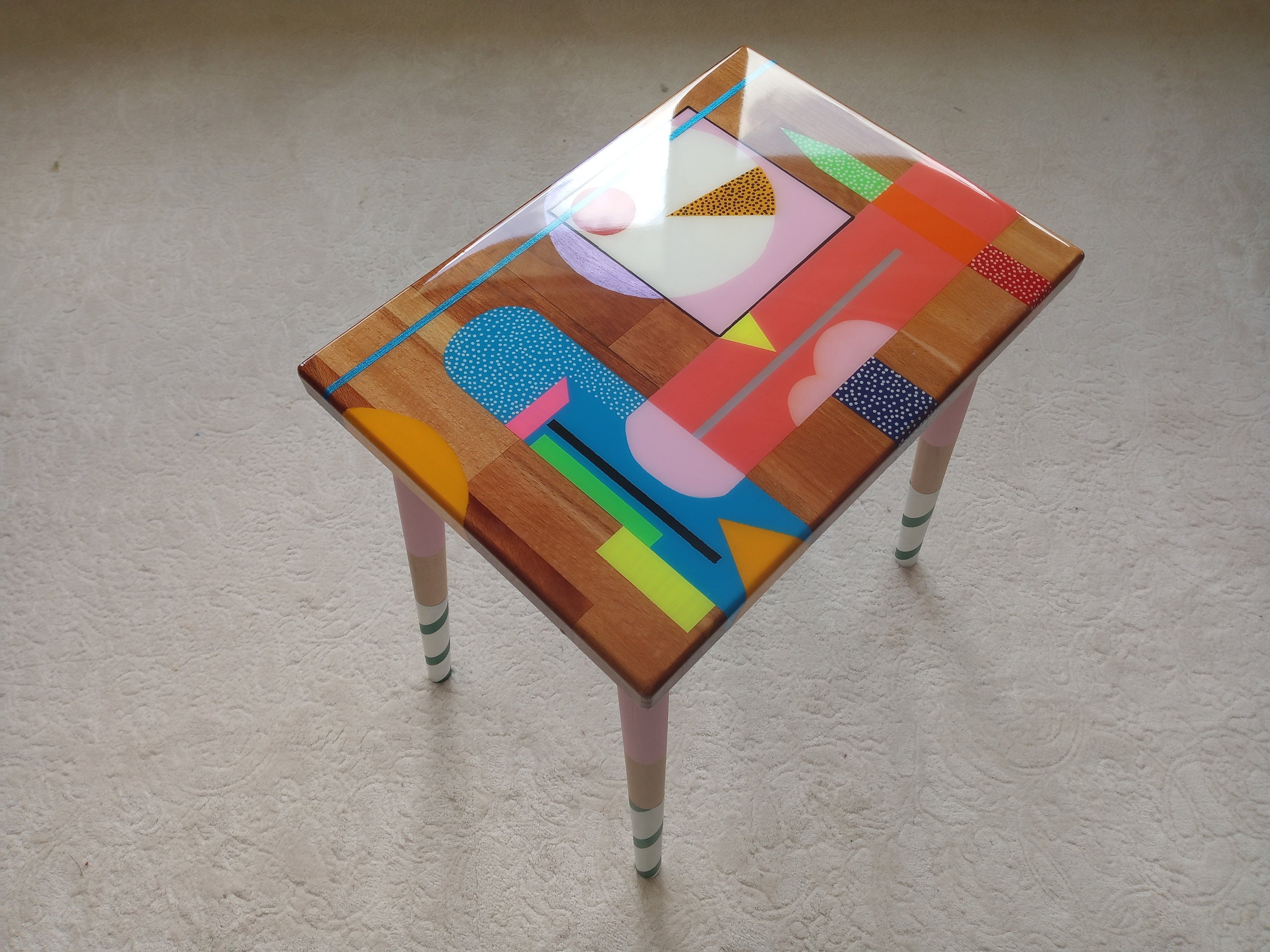 Colorful Abstract Funky Resin Boho Side Coffee Table, Vibrant Modern Wooden Handmade Cool Small Bedside Entryway End Sofa Painted Legs Table