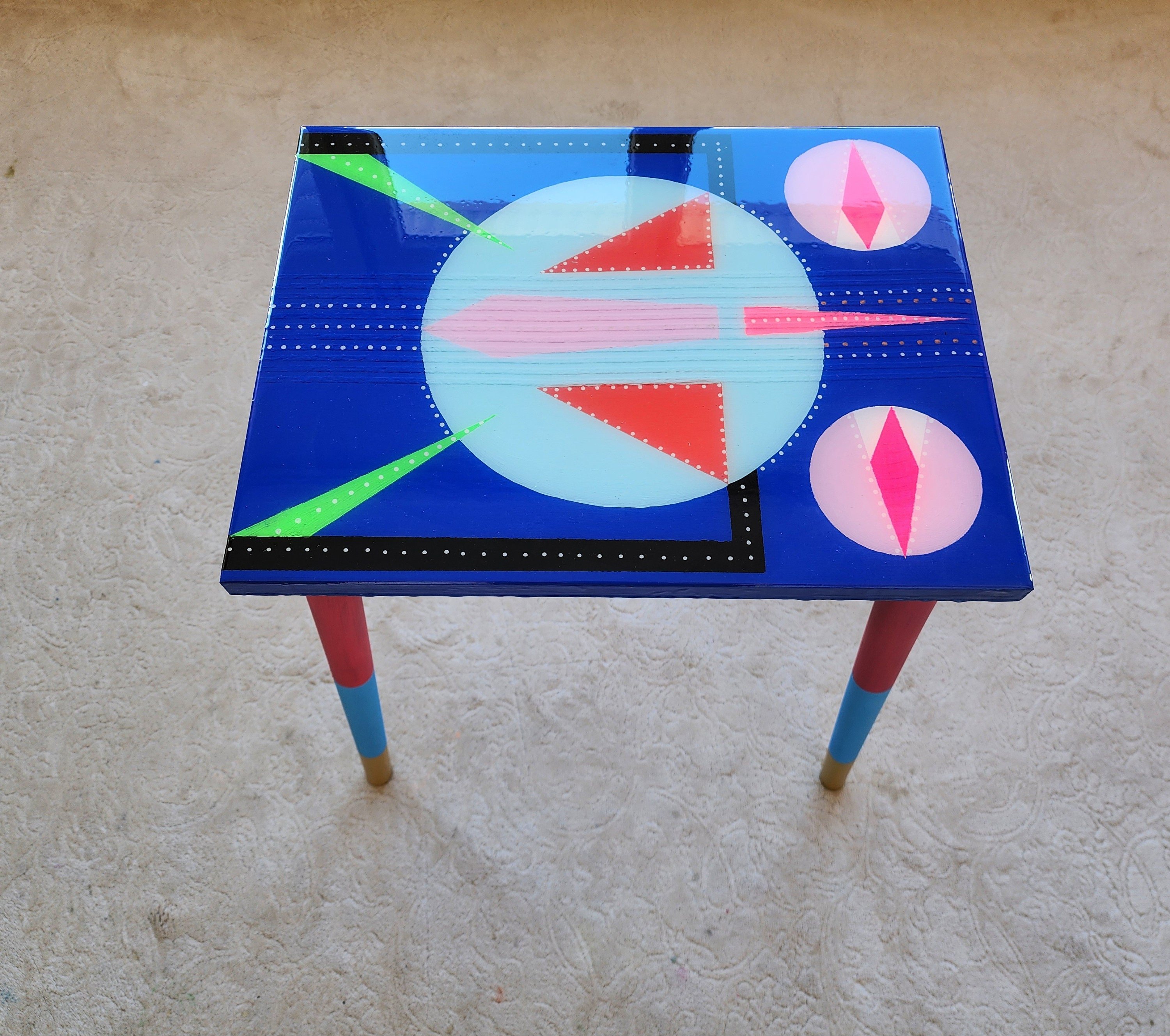 Unusual Blue Wooden Retro Epoxy Resin Side Coffee Table,Colorful Funky Eclectic Rainbow Abstract Pop Art Hand Painted Pink End Sofa Table