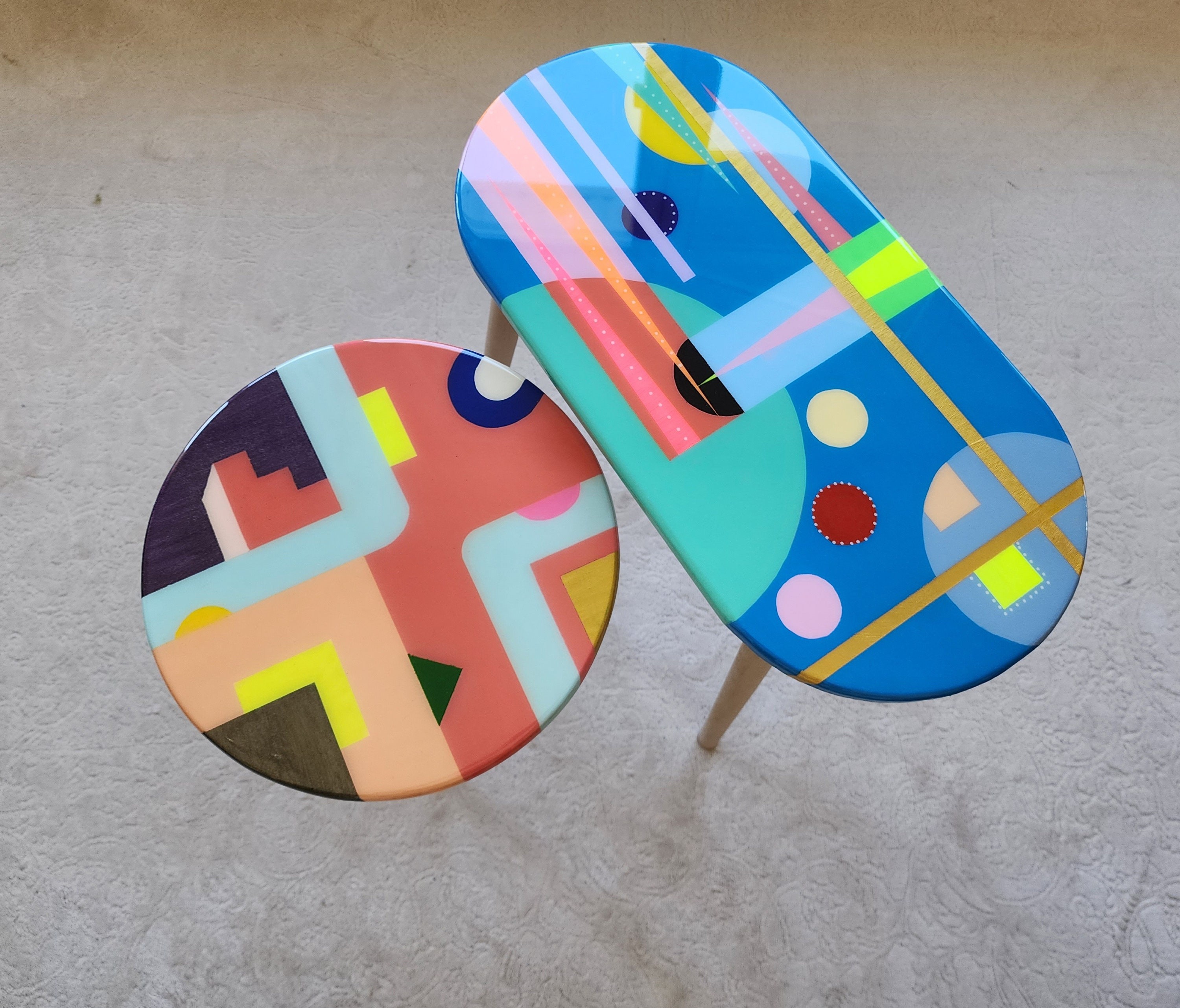 Modern Painted Colorful Abstract Resin Side Coffee Tables, Unique Round Oval Funky Center Bedside Entryway Epoxy Art End Cool Acrylic Table