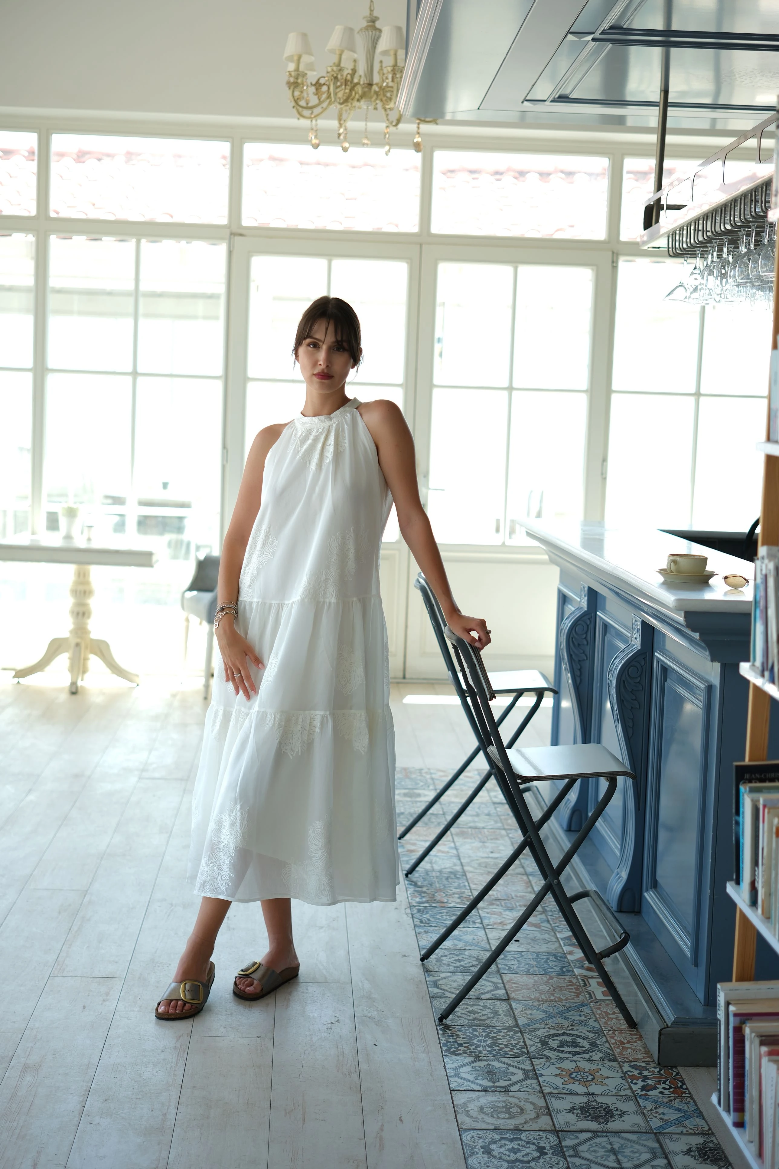 İpek Boyundan Bağlamalı Kendinden Desenli Uzun Elbise