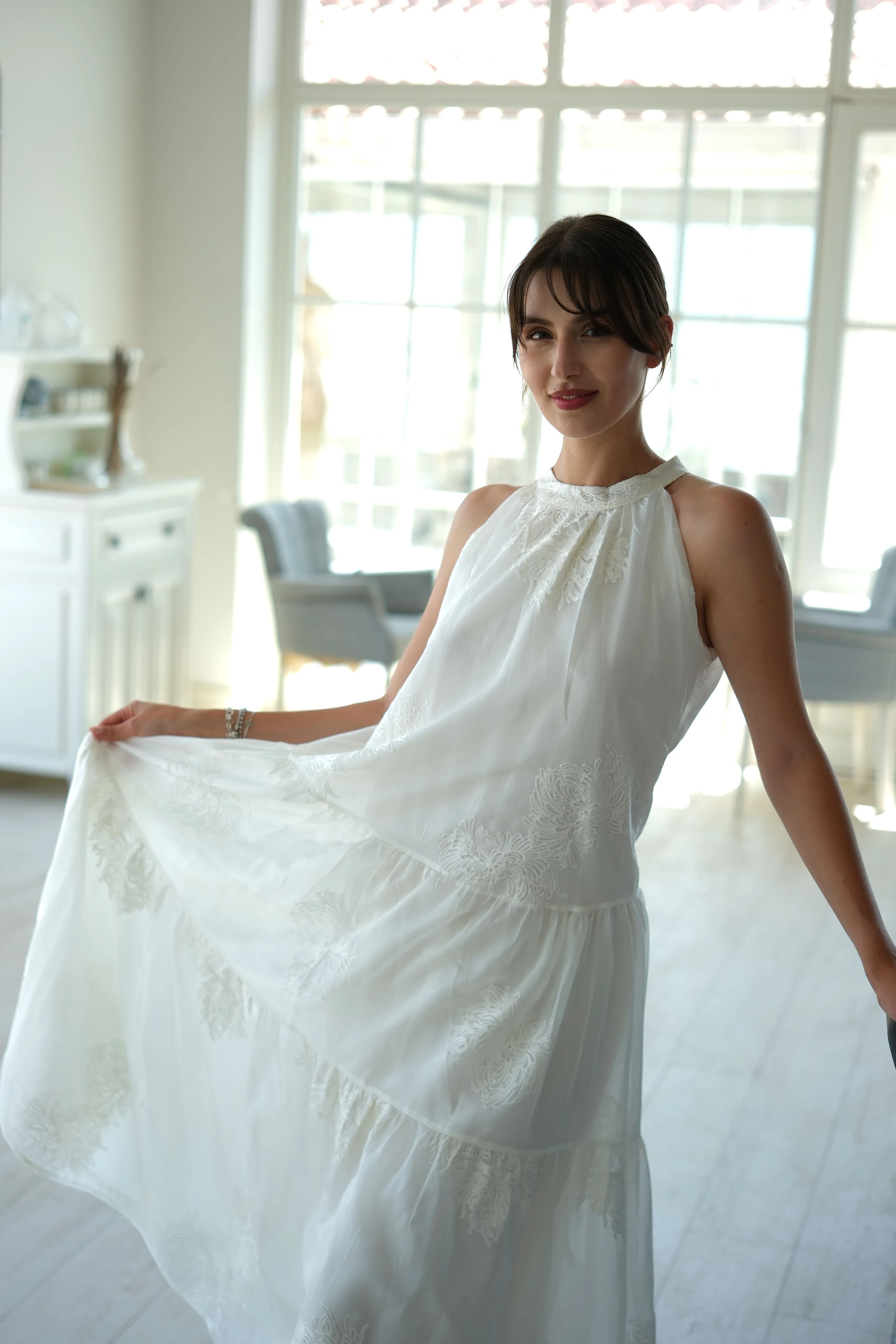 İpek Boyundan Bağlamalı Kendinden Desenli Uzun Elbise