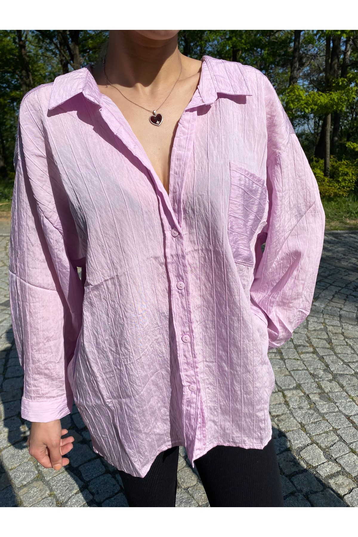 Parlak Çizgili Gömlek