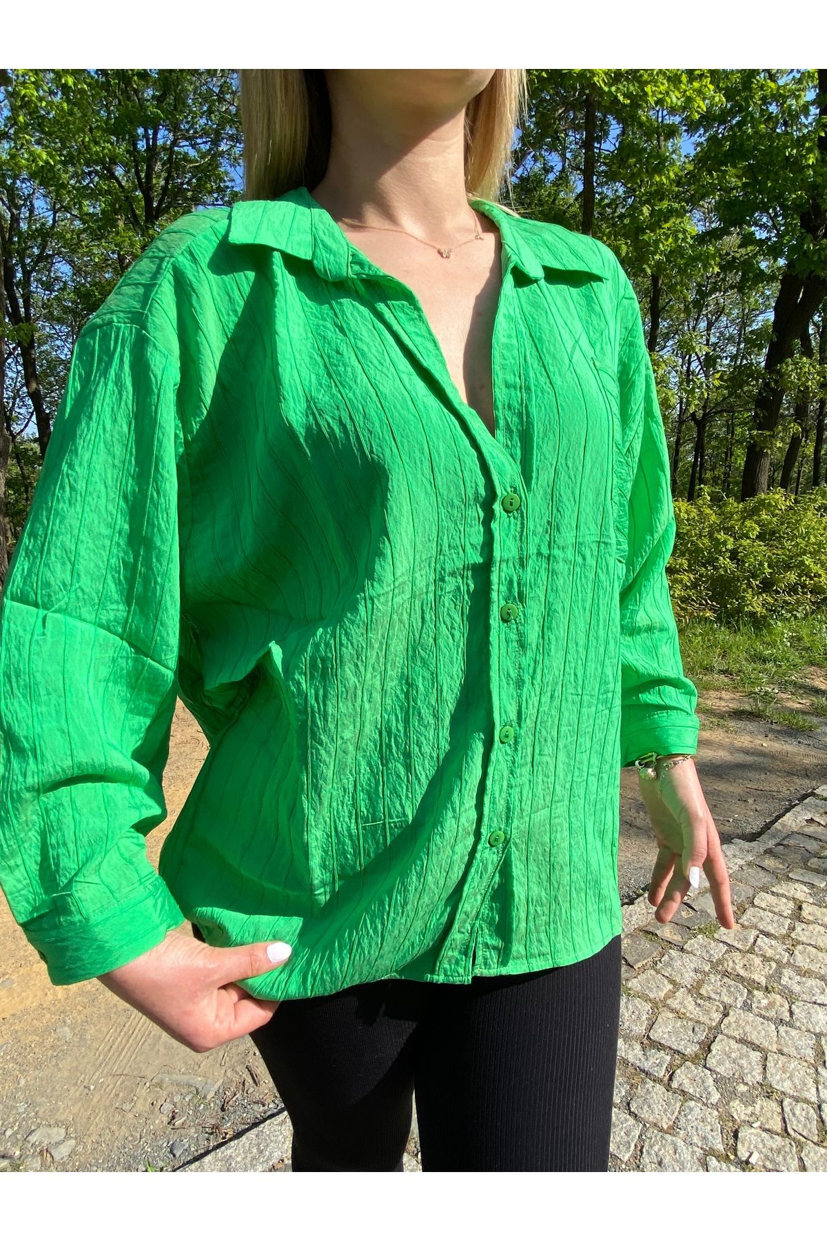 Parlak Çizgili Gömlek