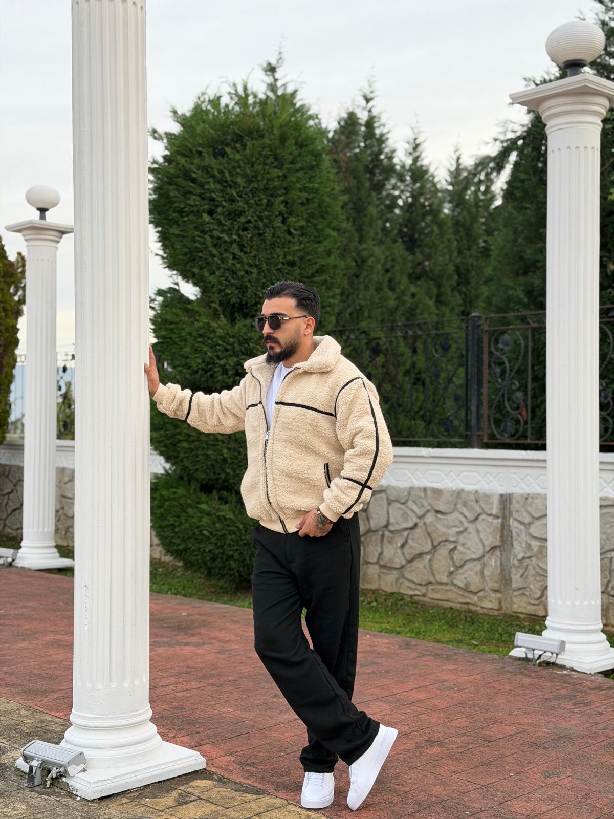 Oversize Astarlı Kuzu Peluş Mont - Krem