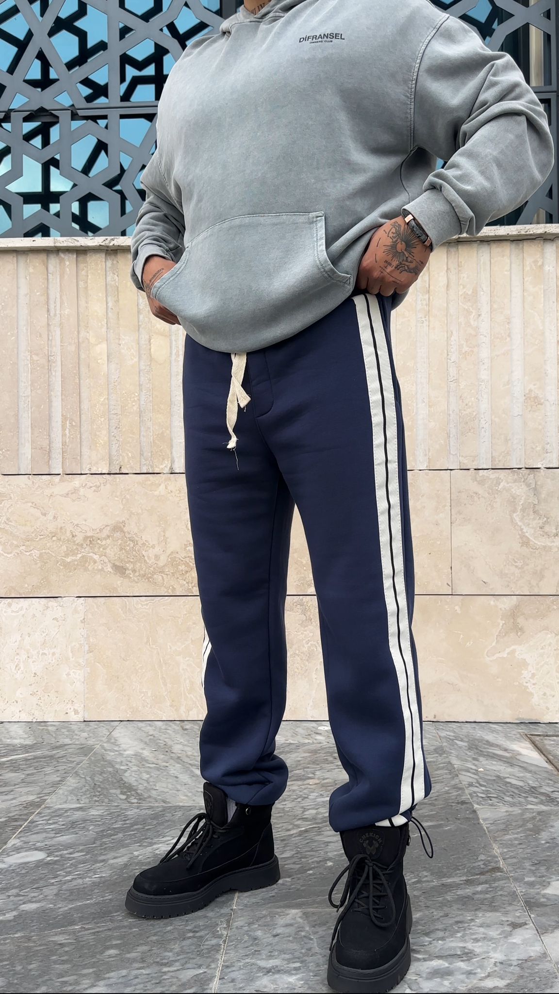 Üç İplik Hasır Şerit Detaylı Stoper Paça Baggy Eşofman - Lacivert