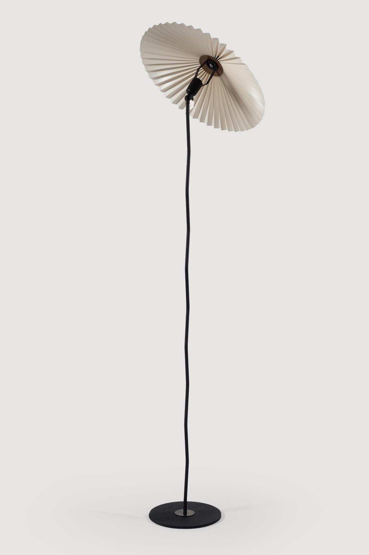 Shiori Lambader