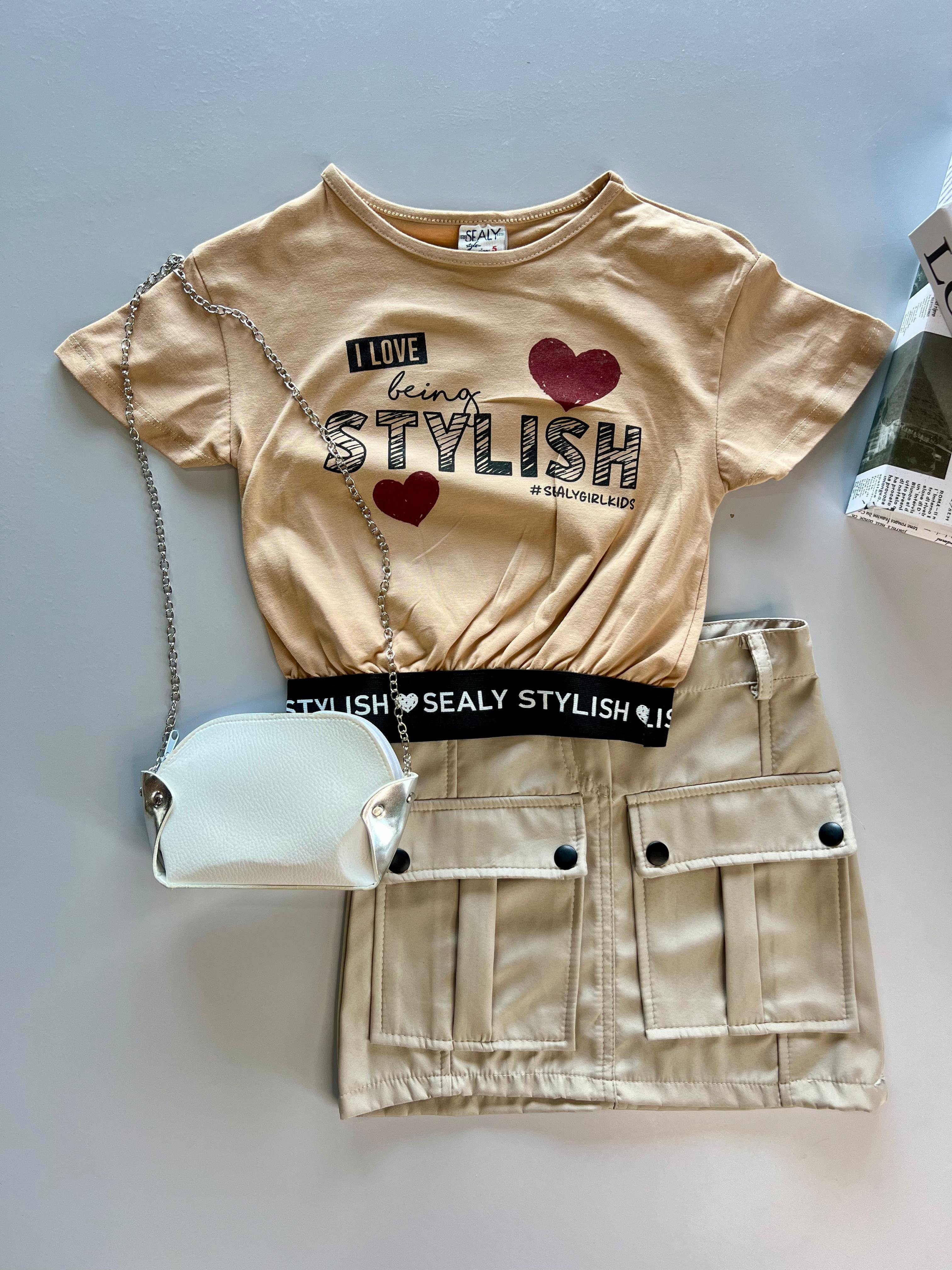 Çift Cepli Kot Etek & Baskılı T-Shirt & Çanta ( Tek Kalan Ürün / 5 Yaş )