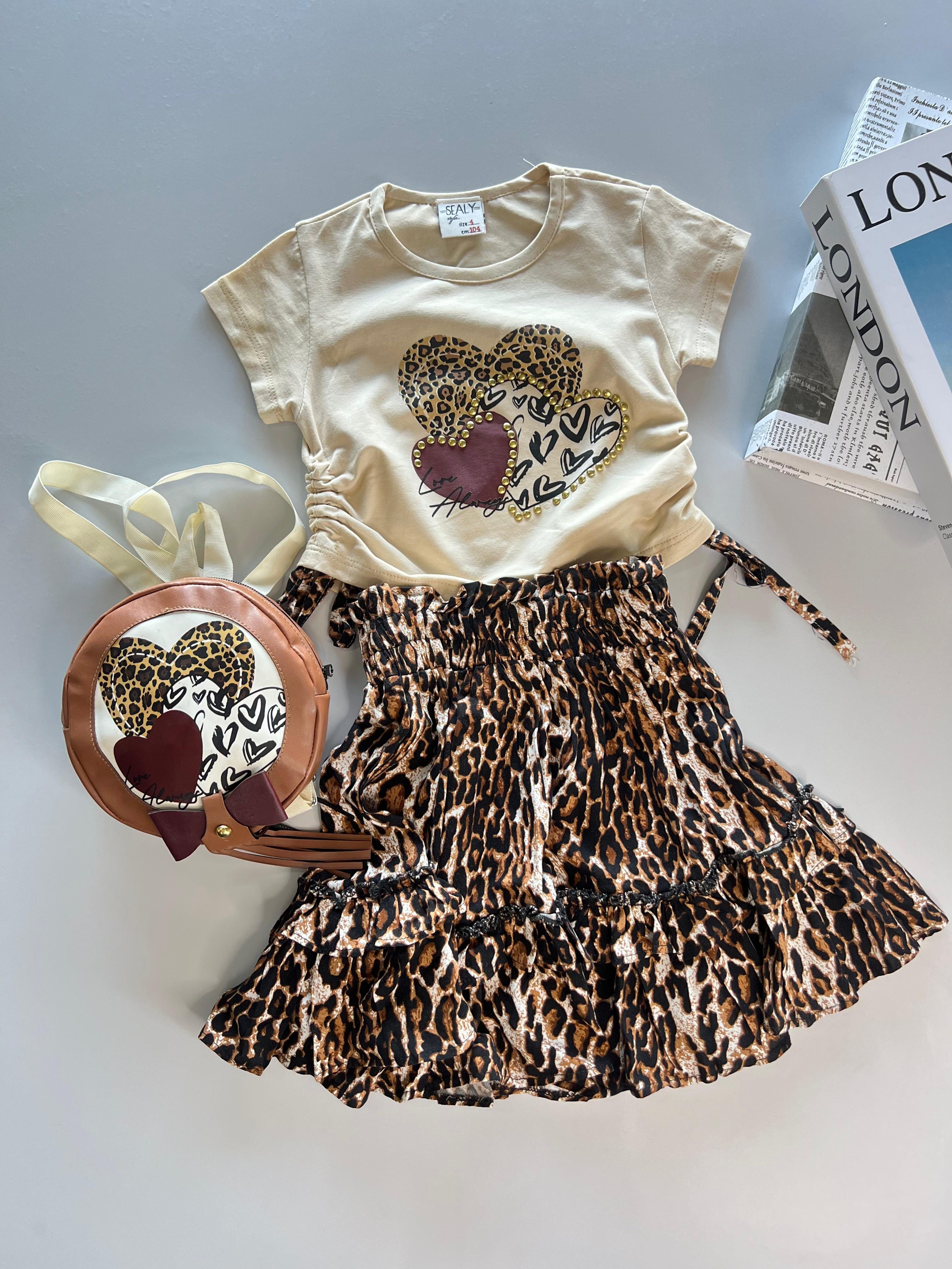 Leopar Desenli Etek & Kalpli T-Shirt & Kalp Desenli Çanta ( Tek Kalan Ürün / 4 Yaş )