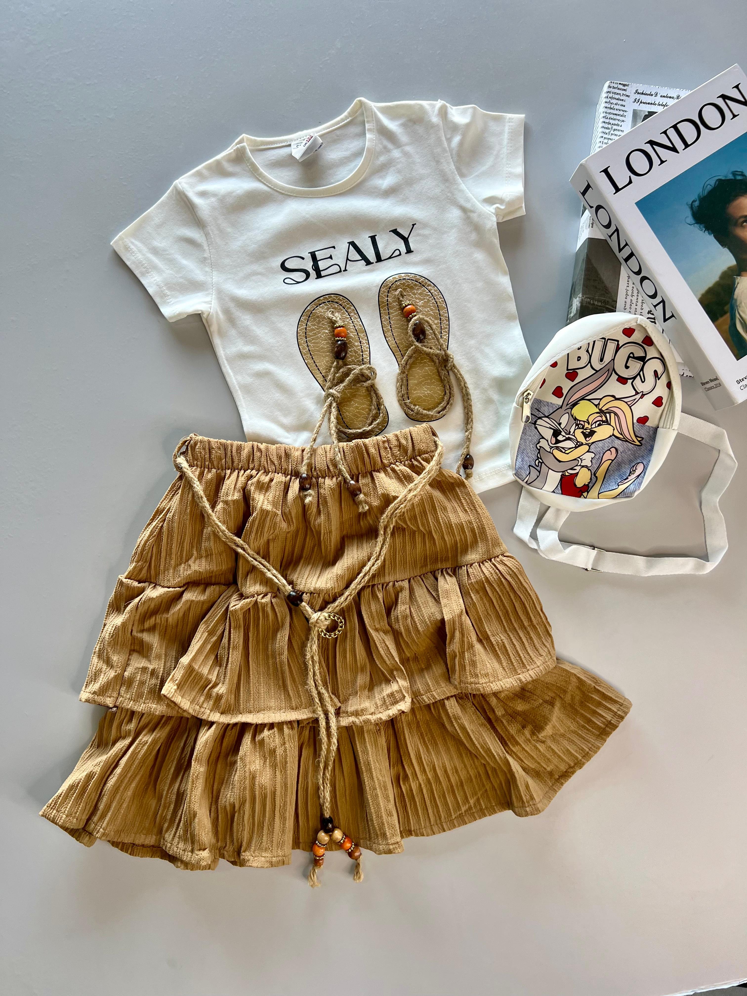 Etek & T-Shirt & Bunny Çanta Kombini ( Tek Kalan Ürün / 7 Yaş )