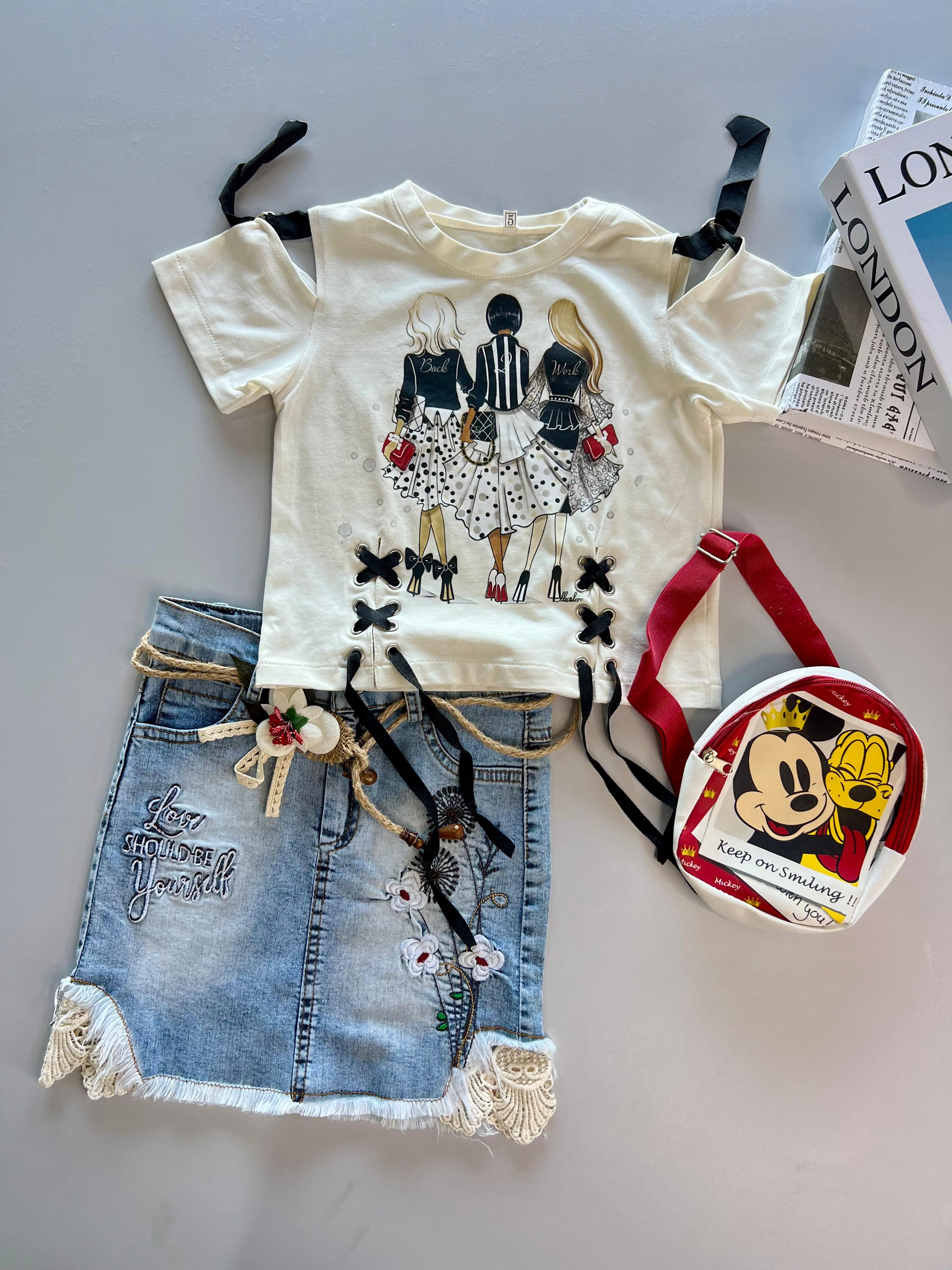 Kot Şort & Özel Tasarım T-Shirt & Çanta Kombini ( Tek Kalan Ürün / 5 Yaş )