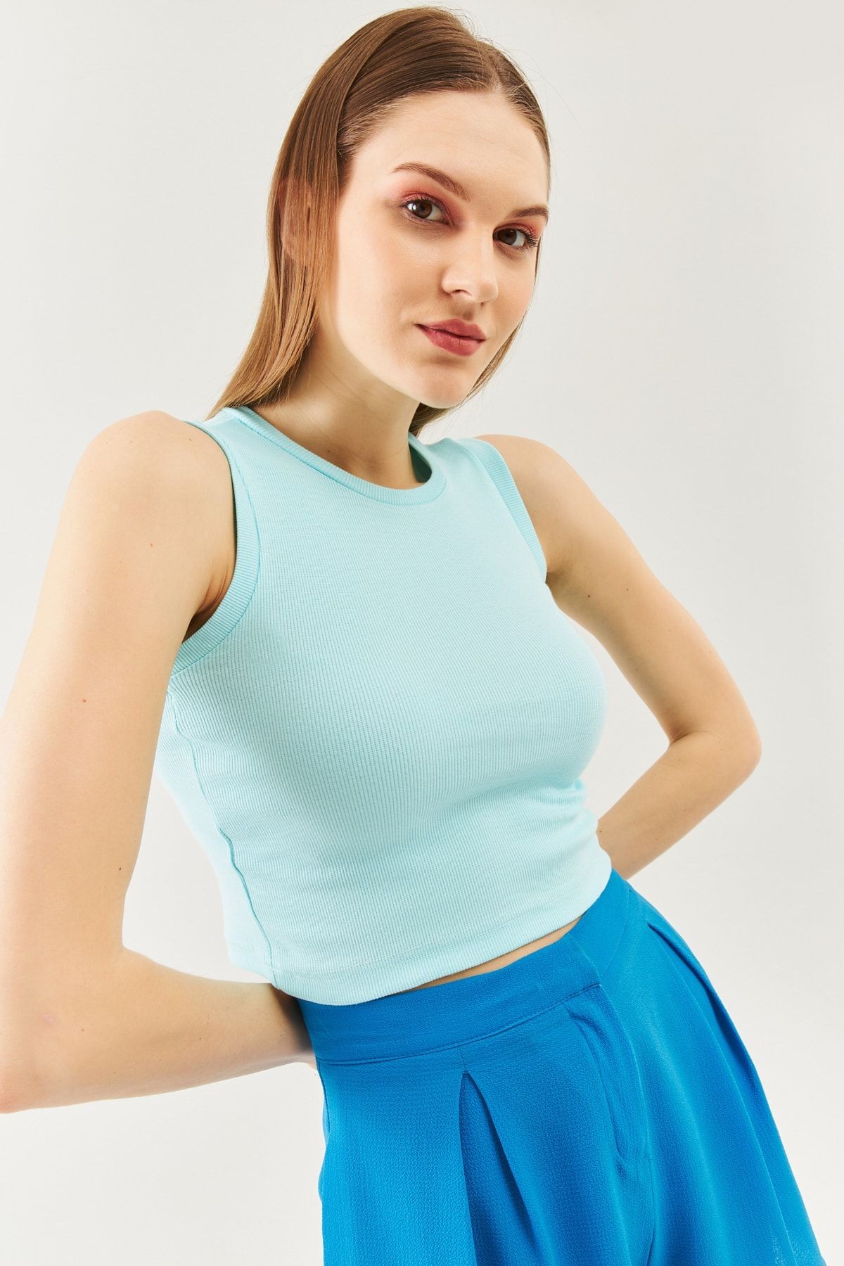 Aqua Sıfır Kol Bisiklet Yaka Vücuda Oturan %100 Pamuklu Kaşkorse Esnek Crop Bluz