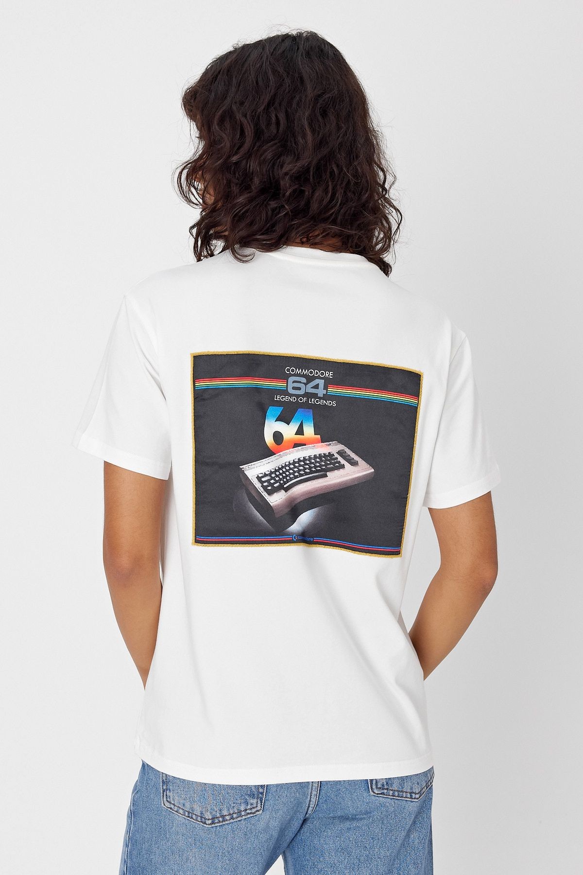Yapay Zeka Tasarım Sırt Aplike Özel Baskılı %100 Pamuklu Penye Regular Fit T-shirt  (Komodor 64 )