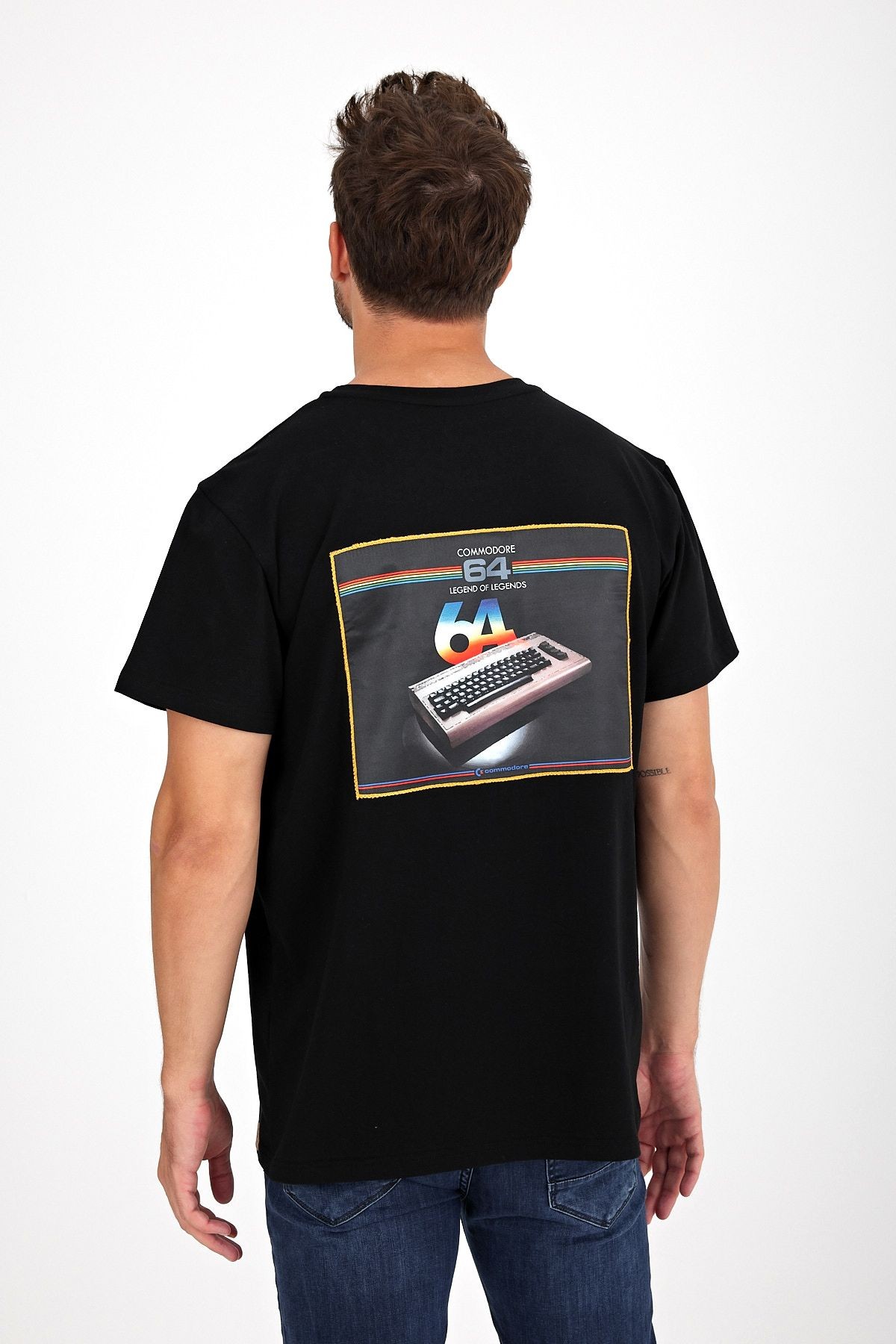 Erkek Yapay Zeka Tasarım Sırt Aplike Özel Baskılı %100 Pamuklu Penye Regular Fit T-shirt (Komodor64)