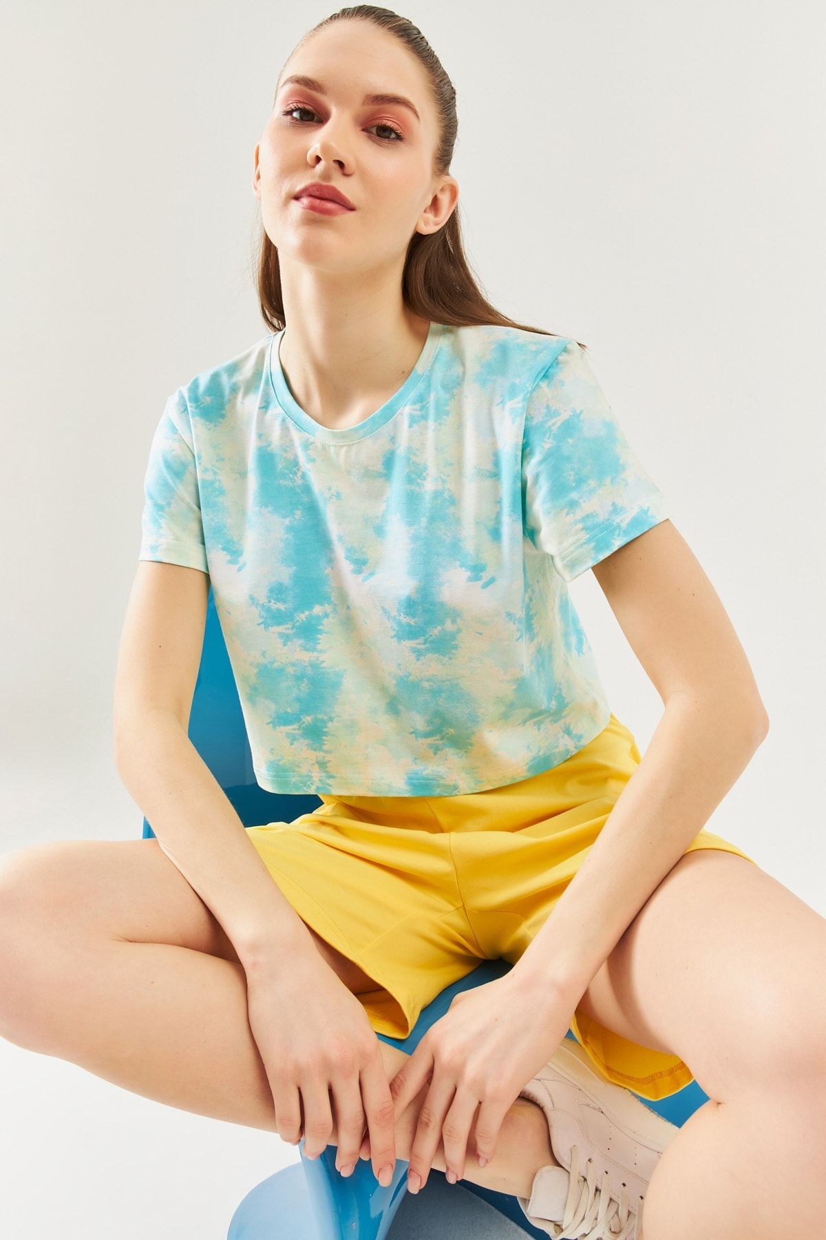 Kadın Oversize Rahat %100 Pamuklu Penye Bisiklet Yaka Kısa Kol Basic Crop T-shirt