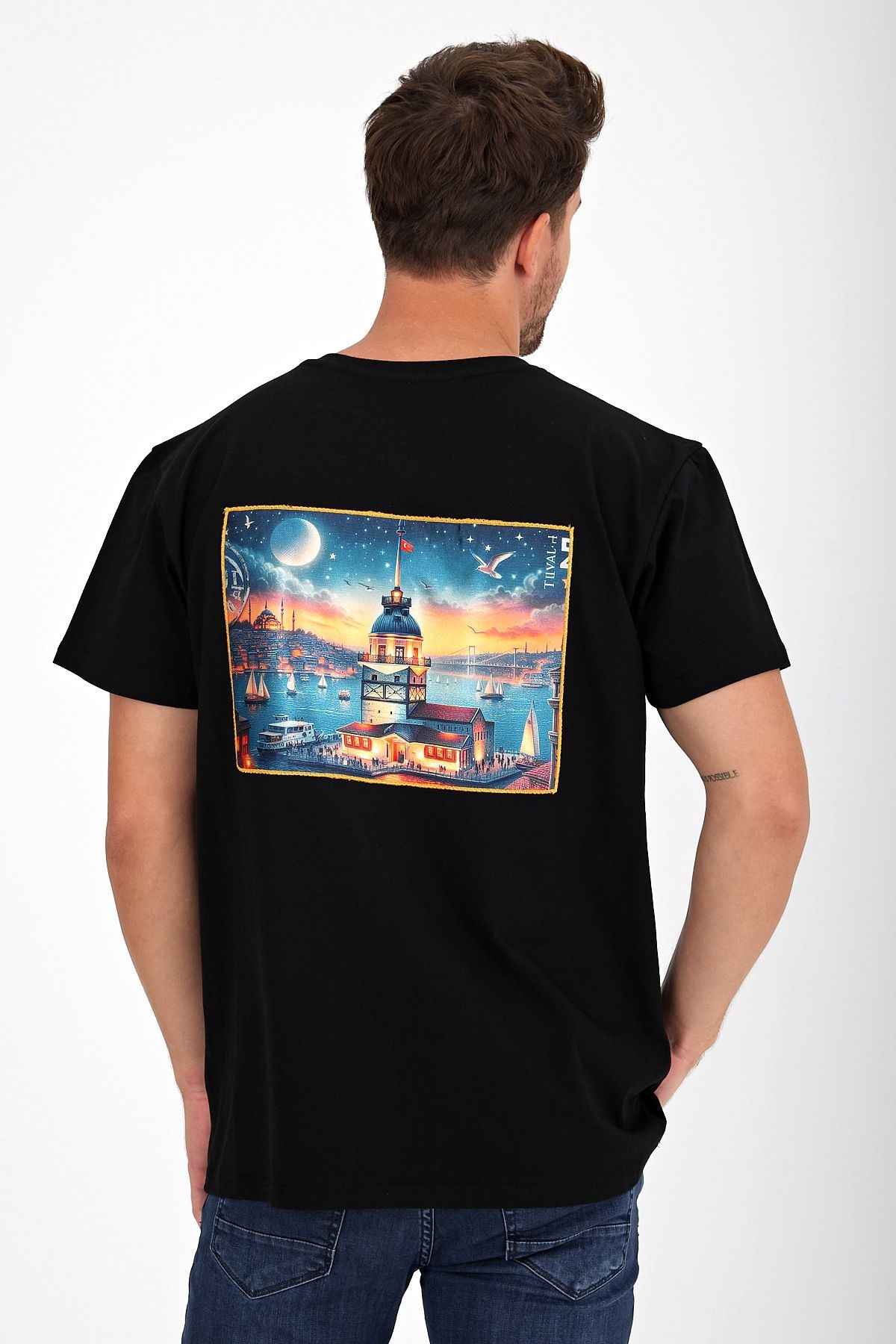 Erkek Yapay Zeka Tasarım Sırt Aplike Özel Baskılı %100 Pamuklu Penye Regular Fit T-shirt (kızkulesi)