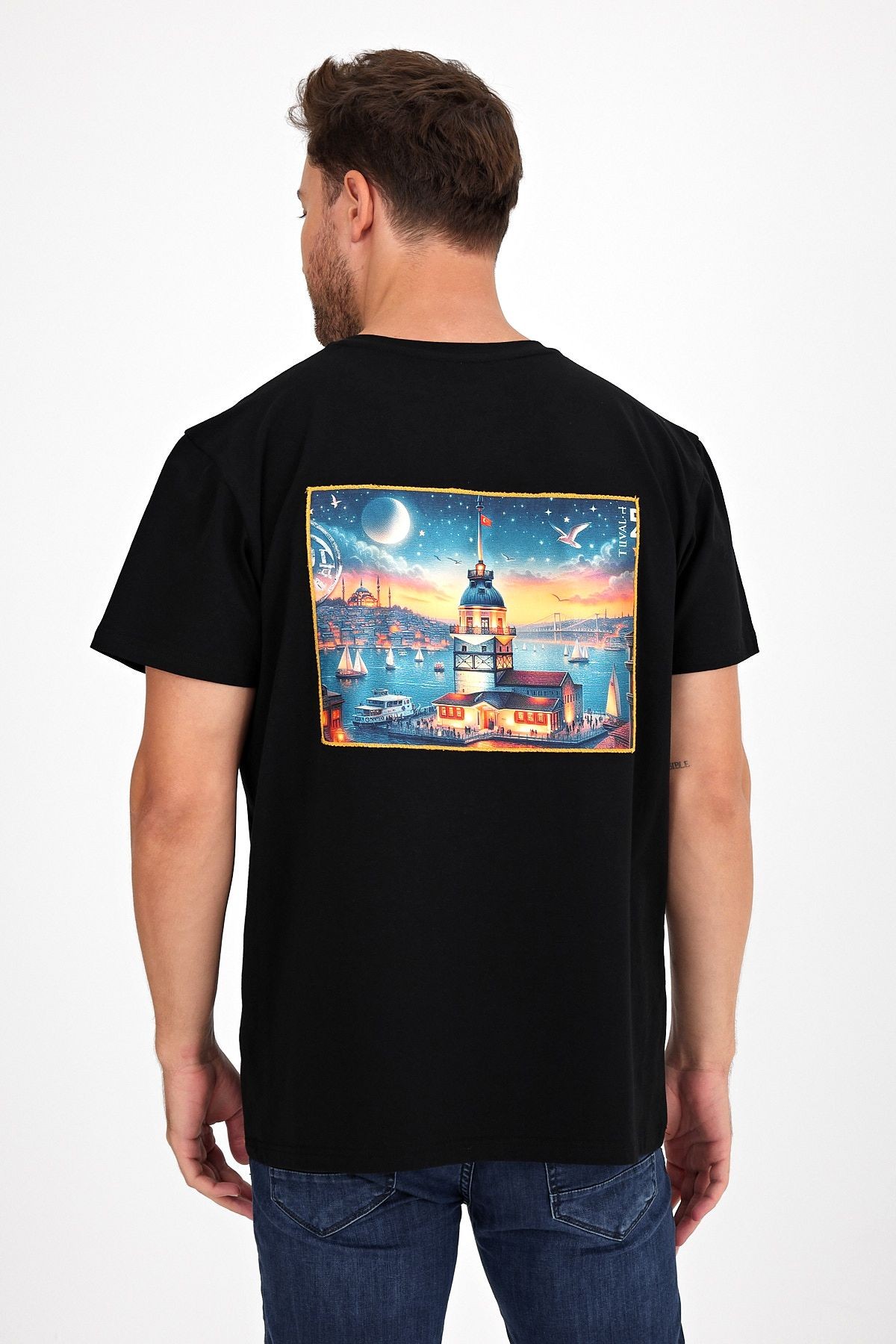 Erkek Yapay Zeka Tasarım Sırt Aplike Özel Baskılı %100 Pamuklu Penye Regular Fit T-shirt (kızkulesi)
