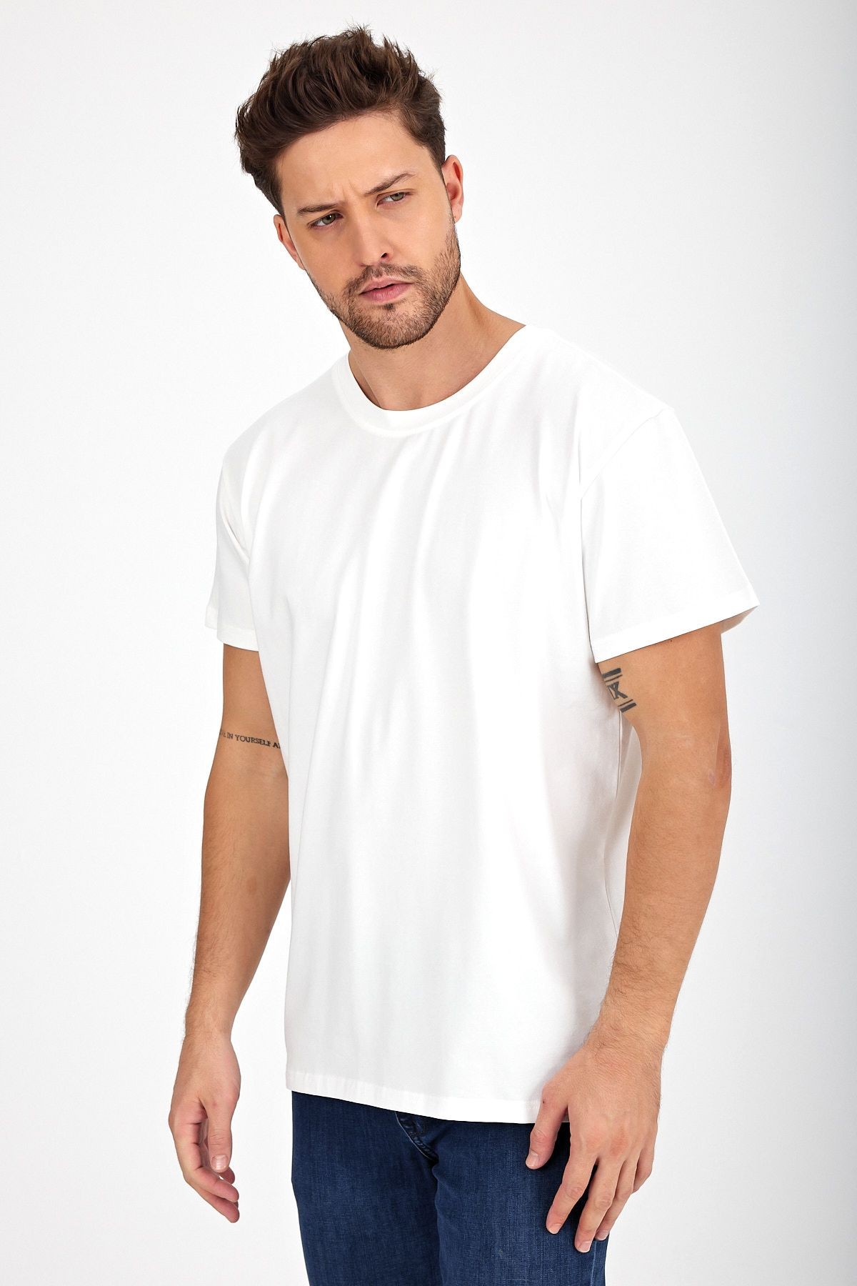 Erkek Yapay Zeka Tasarım Sırt Aplike Özel Baskılı %100 Pamuklu Penye Regular Fit T-shirt (BebekYoda)