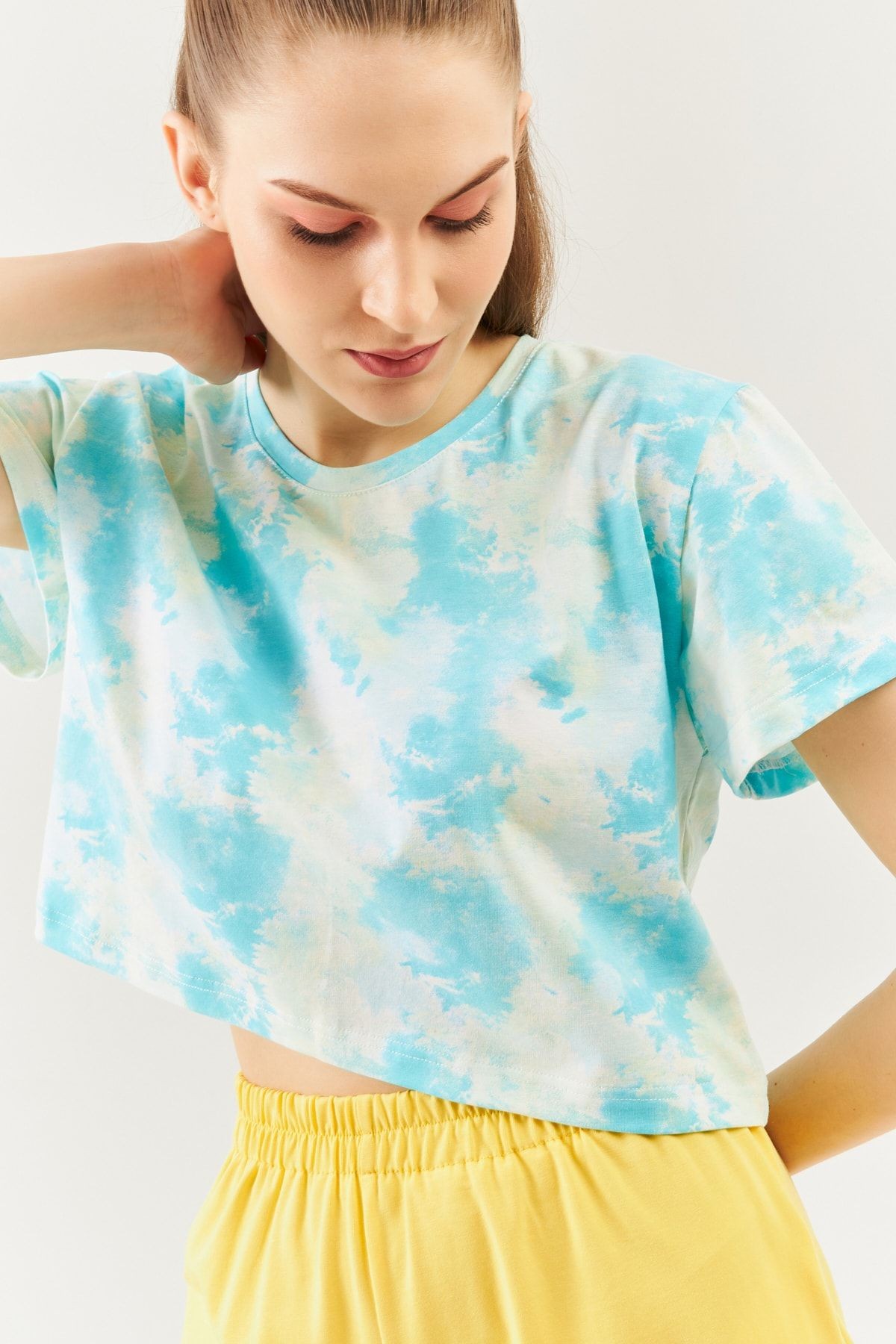 Kadın Oversize Rahat %100 Pamuklu Penye Bisiklet Yaka Kısa Kol Basic Crop T-shirt