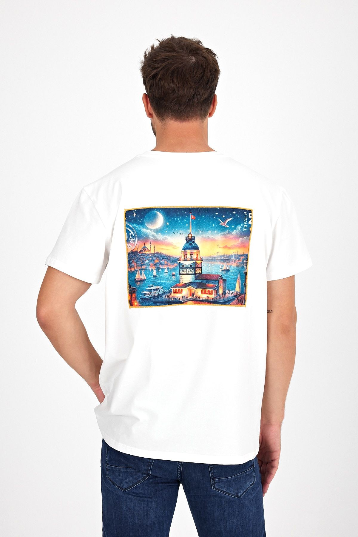 Erkek Yapay Zeka Tasarım Sırt Aplike Özel Baskılı %100 Pamuklu Penye Regular Fit T-shirt (kızkulesi)