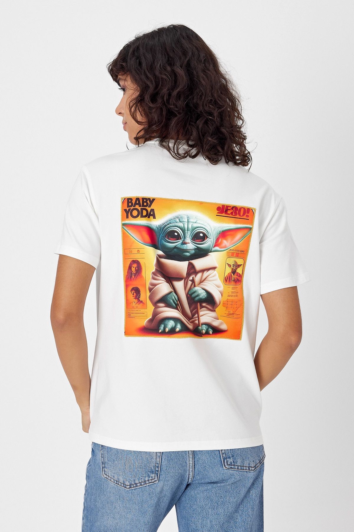 Yapay Zeka Tasarım Sırt Aplike Özel Baskılı %100 Pamuklu Penye Regular Fit T-shirt  (Bebek Yoda)