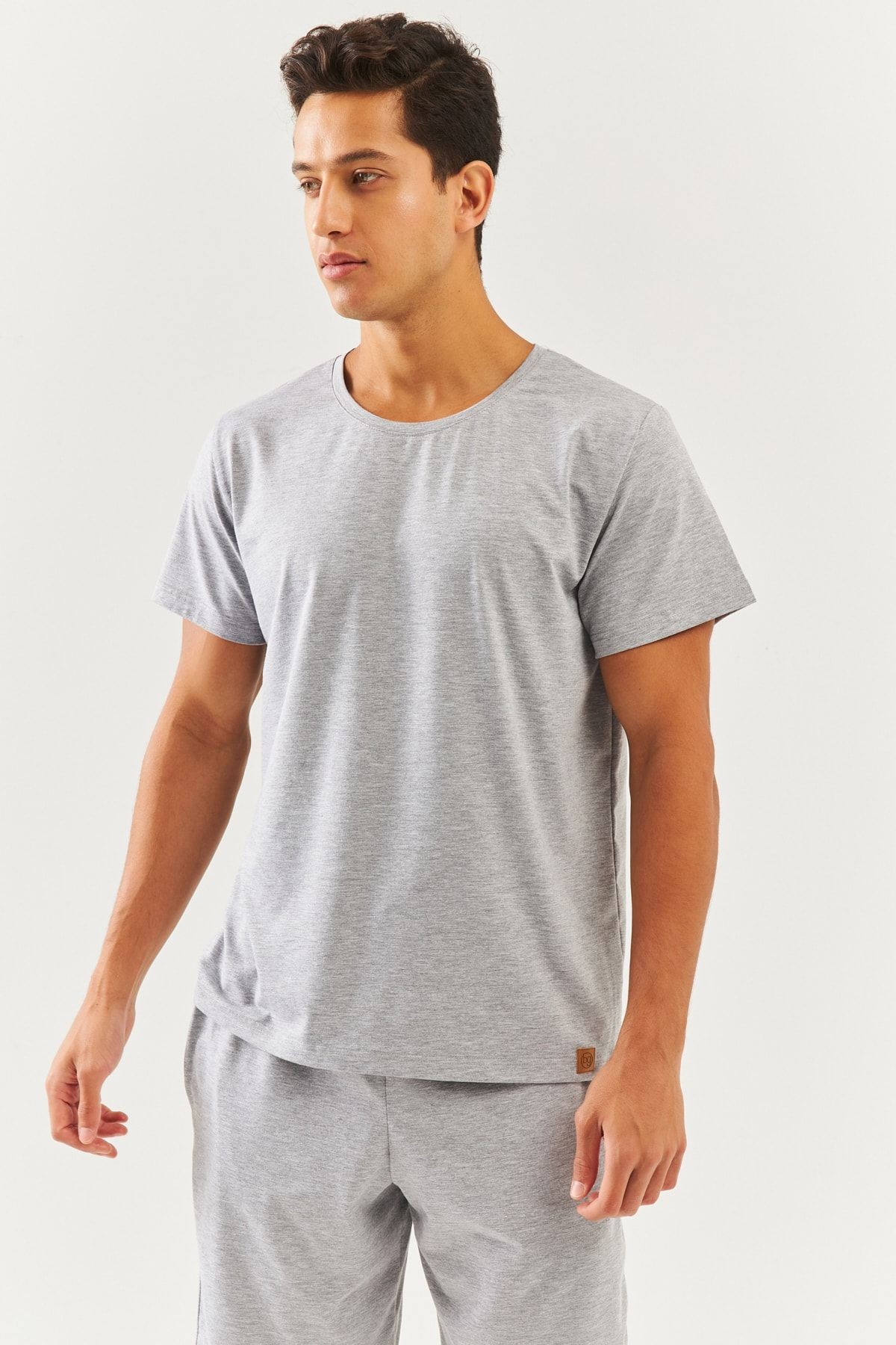 Erkek Oversize Rahat %100 Pamuklu Penye Bisiklet Yaka Kısa Kol Basic T-Shirt Classic Collection