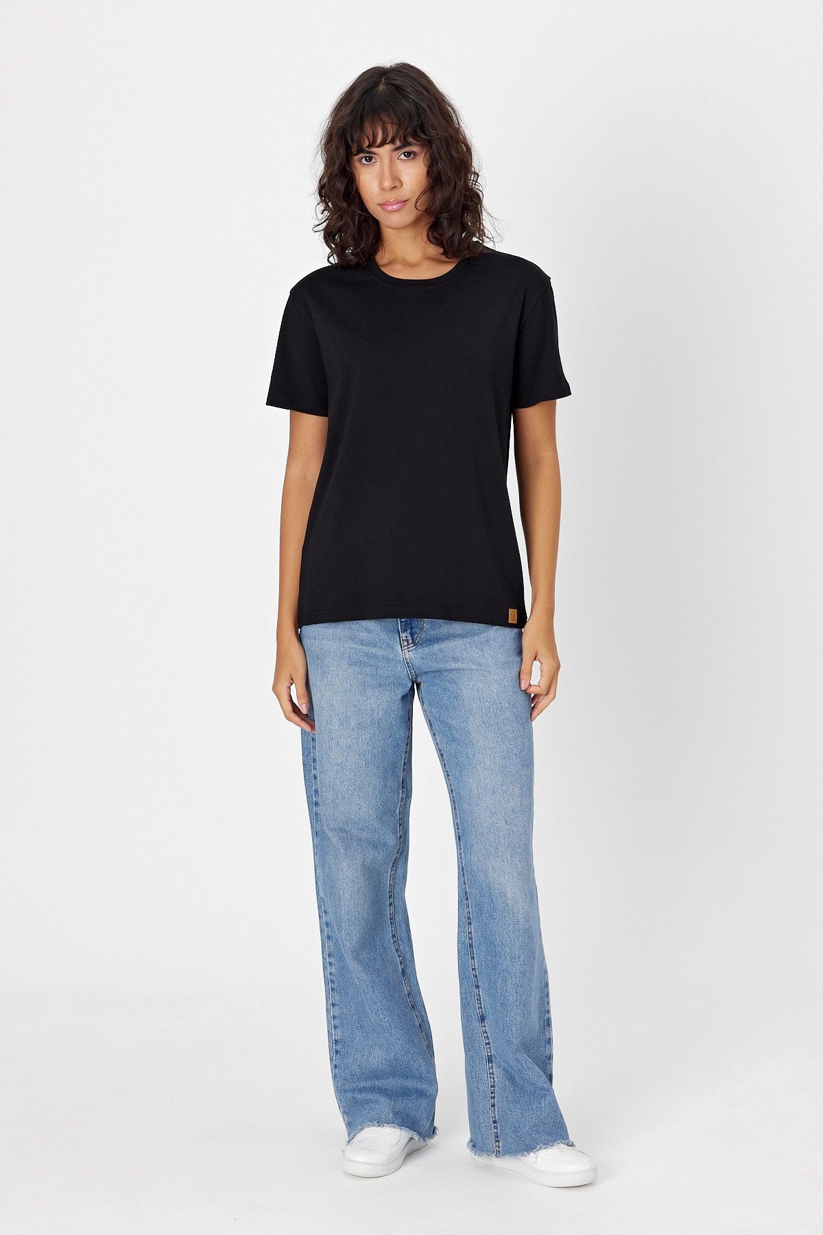 Yapay Zeka Tasarım Sırt Aplike Özel Baskılı %100 Pamuklu Penye Regular Fit T-shirt (pikasso)
