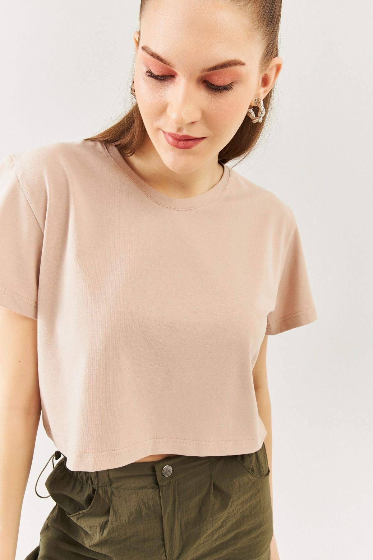 Kadın Rahat %100 Pamuklu Penye Bisiklet Yaka Kısa Kol Basic Crop T-shirt